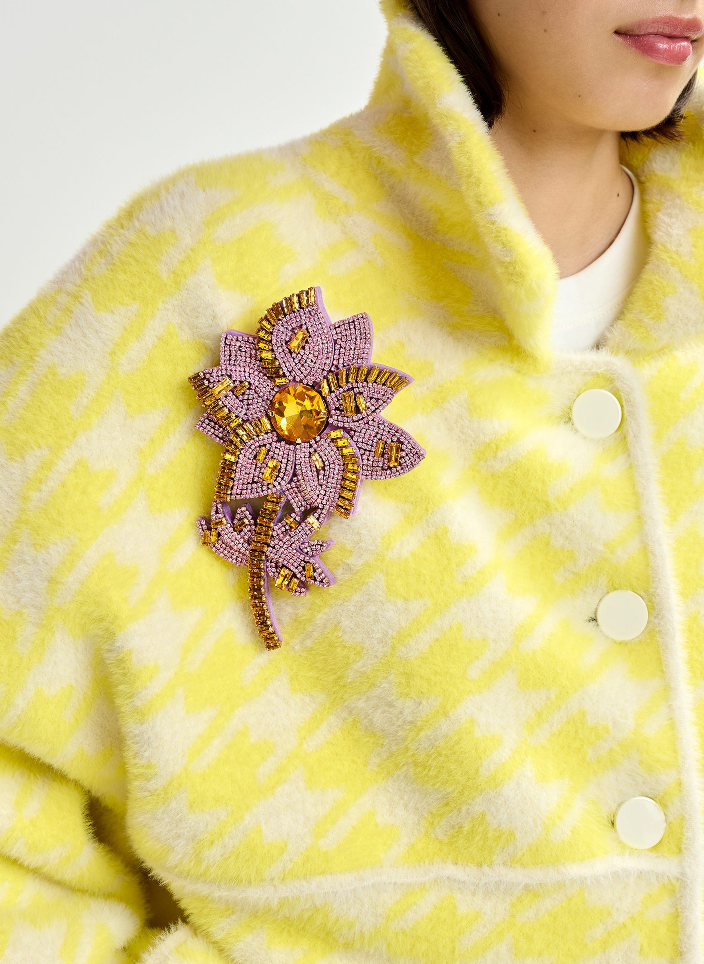Broche Blumen mit Strass ESSENTIEL ANTWERP Violett