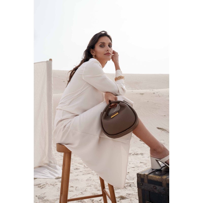 Calfskin leather shoulder bag Brown