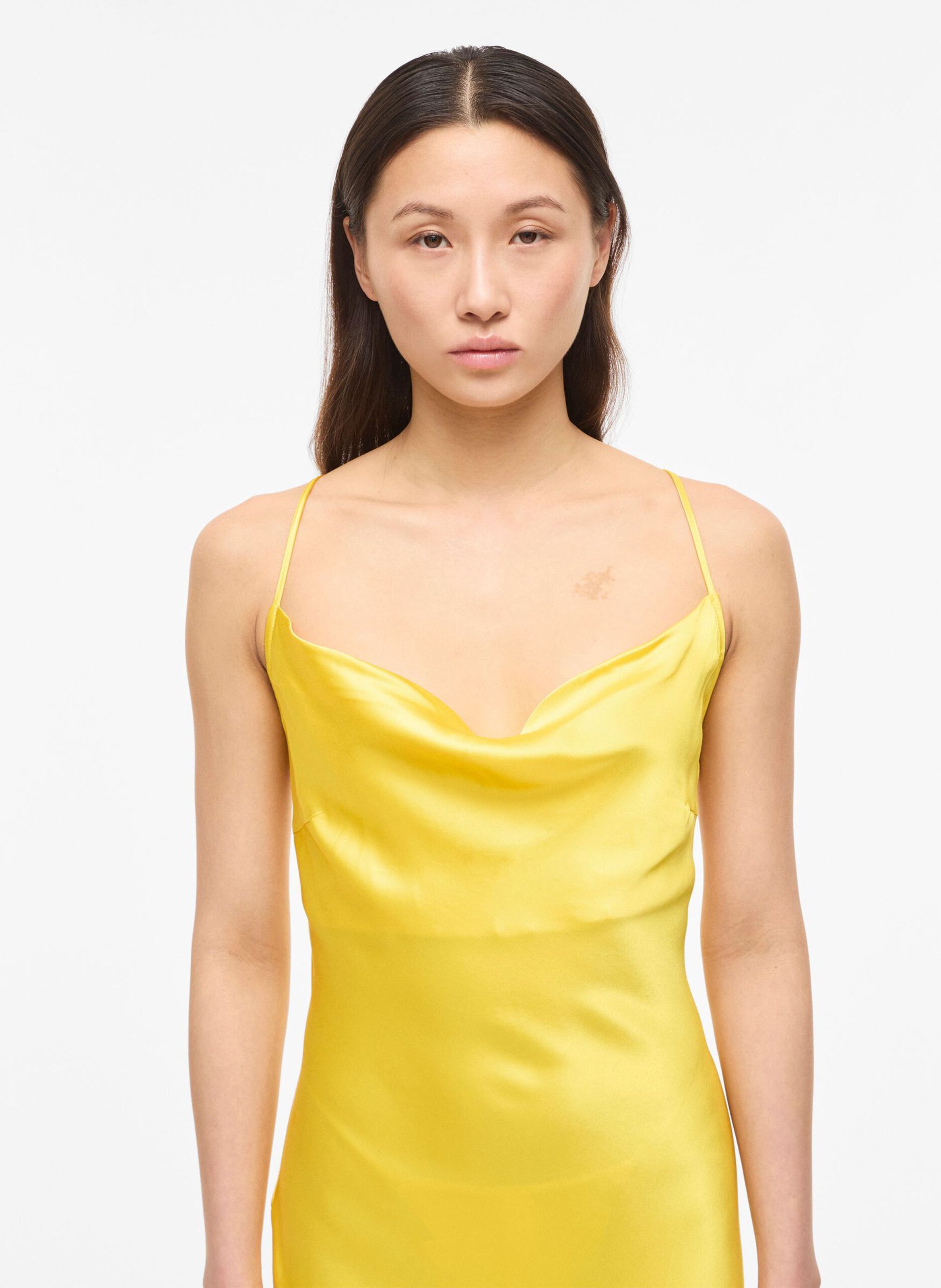 Langes, satiniertes Kleid ROUGE EDIT Gelb