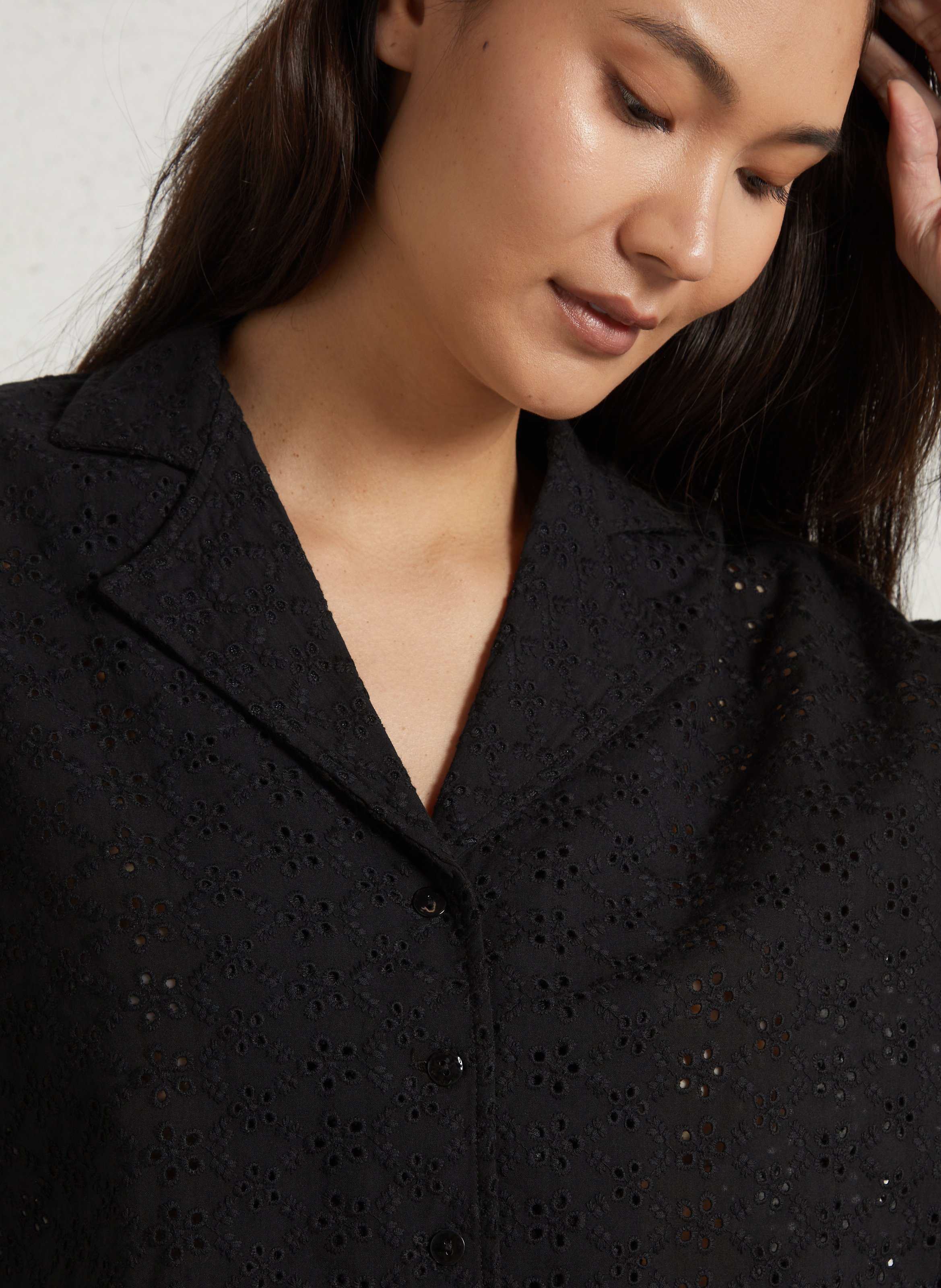 Blouse met klassieke kraag LA NOUVELLE Zwart