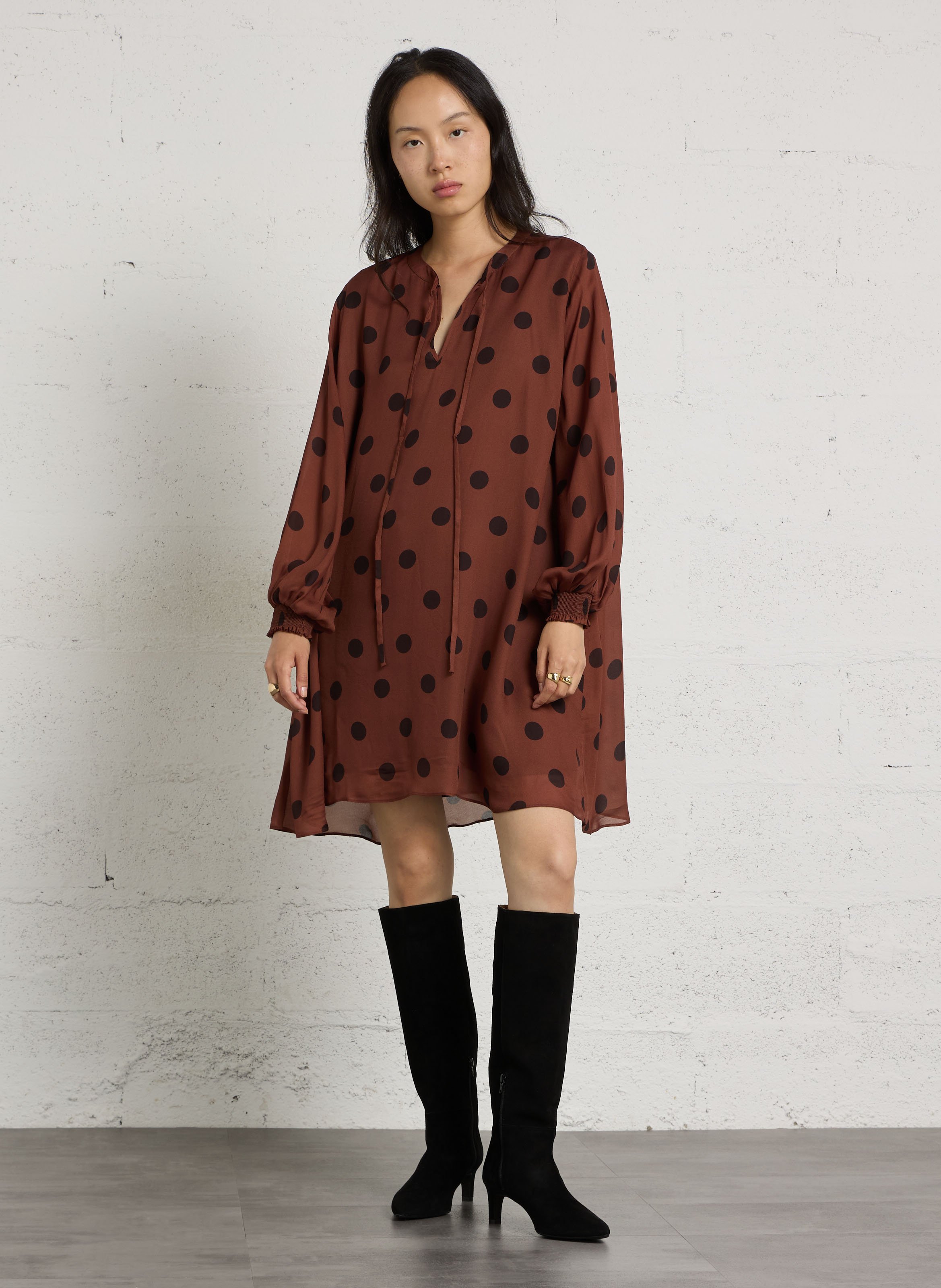 Korte jurk met print en lange mouw DES PETITS HAUTS Bruin