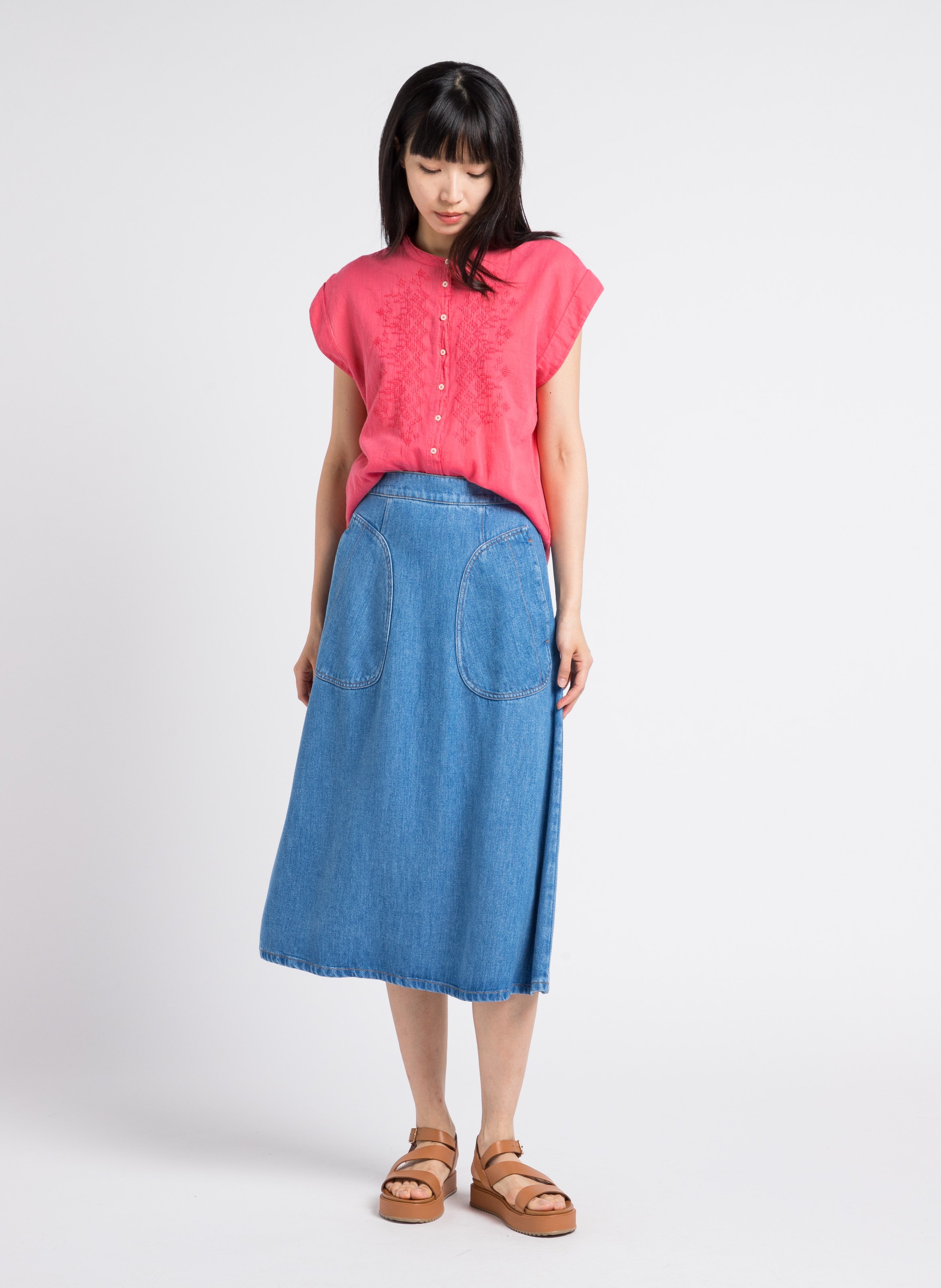 Sleeveless embroidered cotton shirt Pink