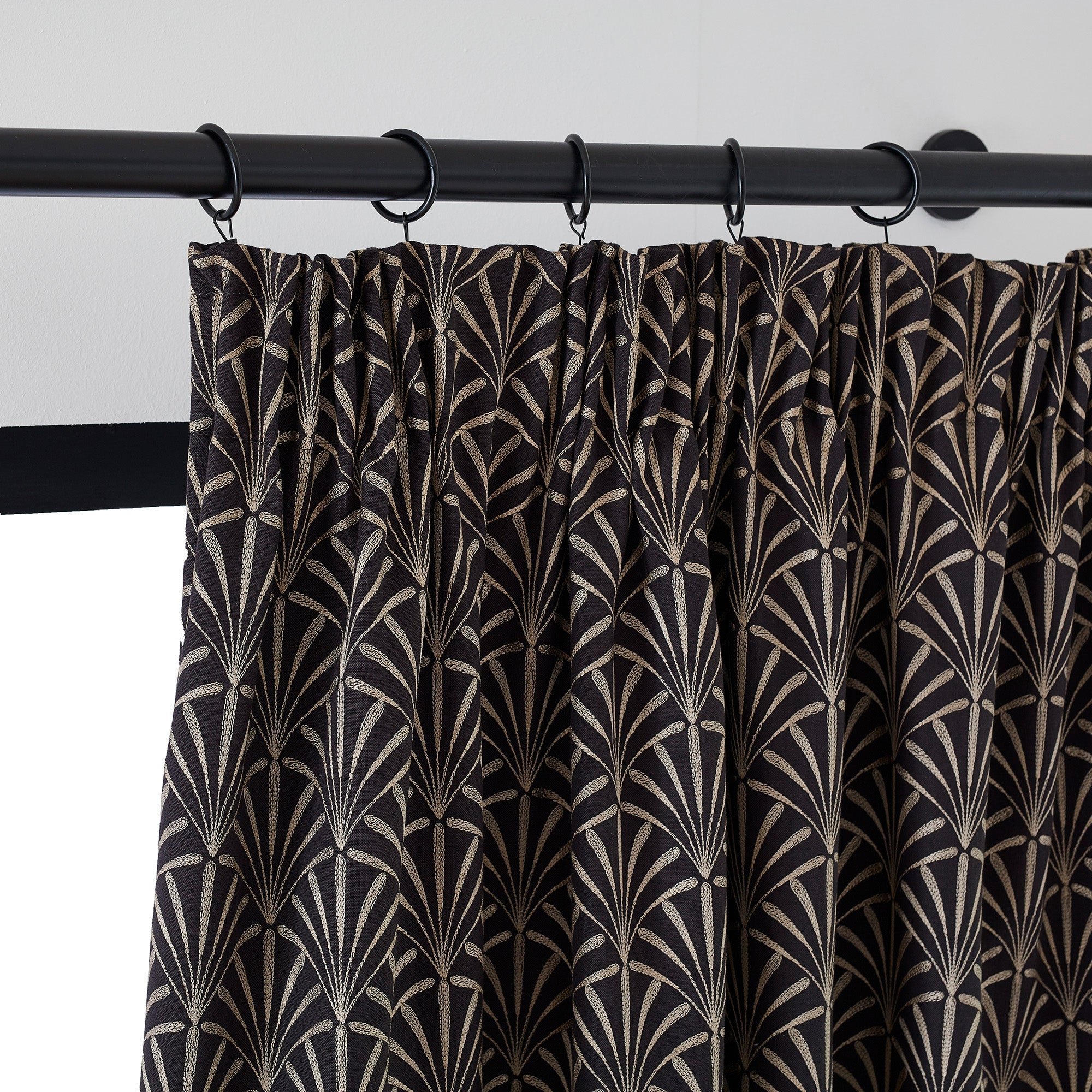 ARDECO - Lined cotton curtain with gathering tape MADURA Black