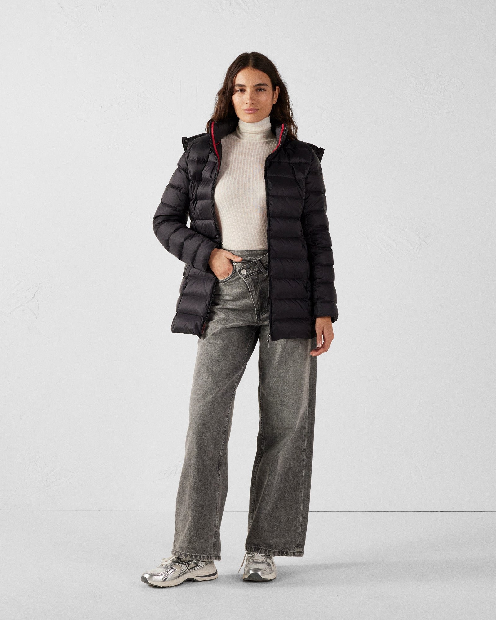 Mid-length puffer coat for extreme cold in pearl JOTT Black