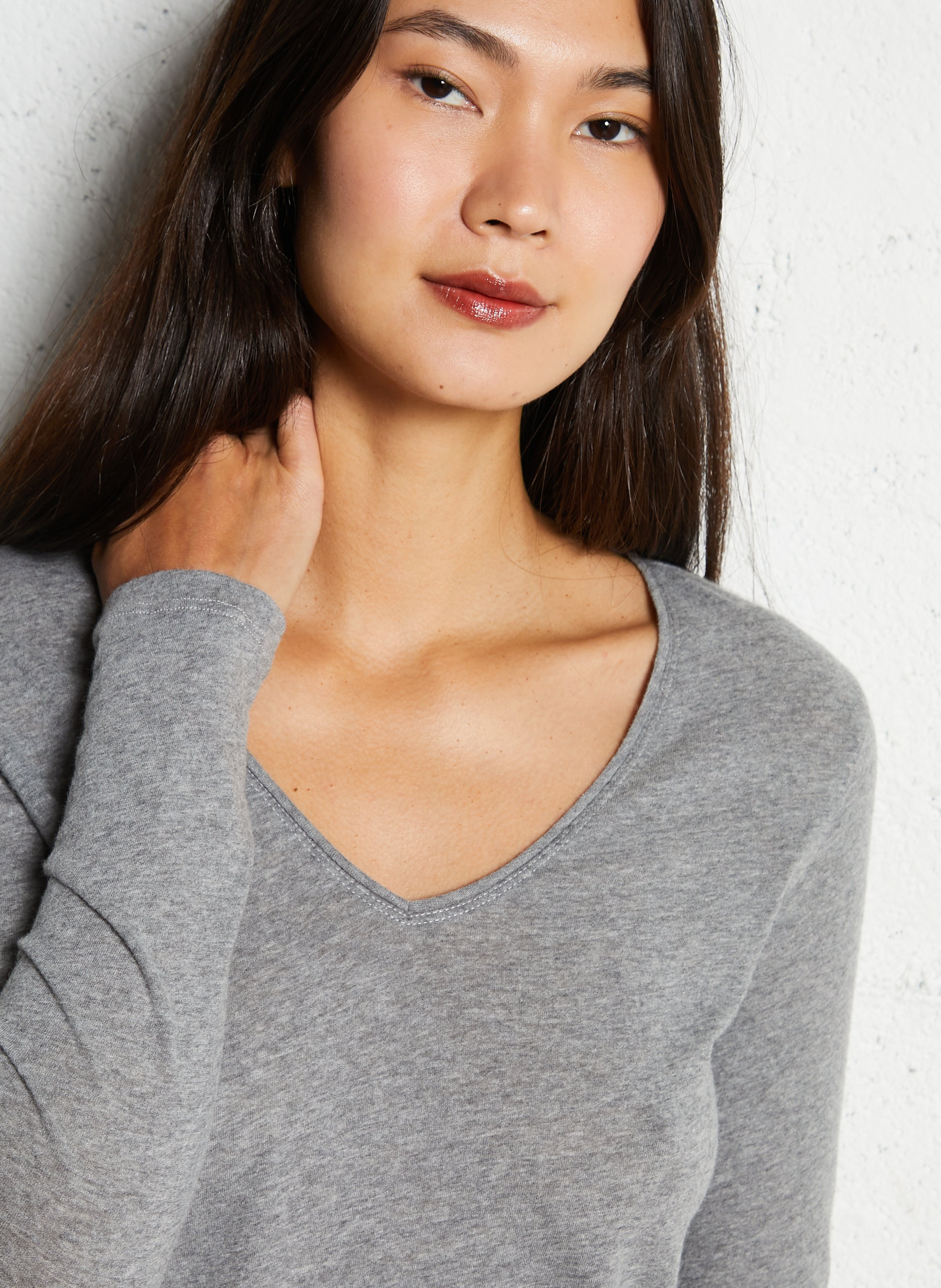 Tee-shirt col V en coton mélangé MAJESTIC FILATURES Gris