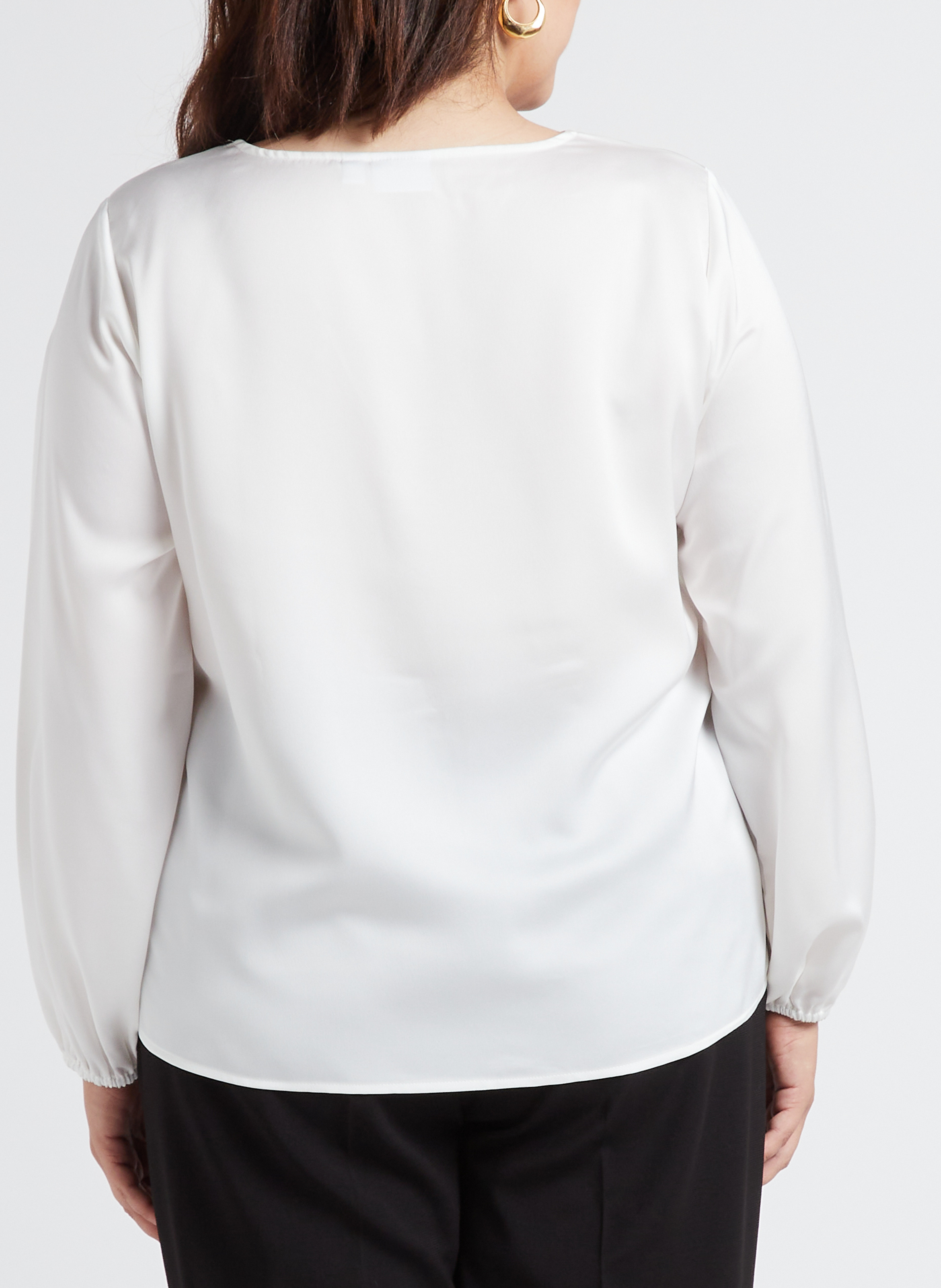 Satijnachtige blouse met V-hals EVOKED Wit