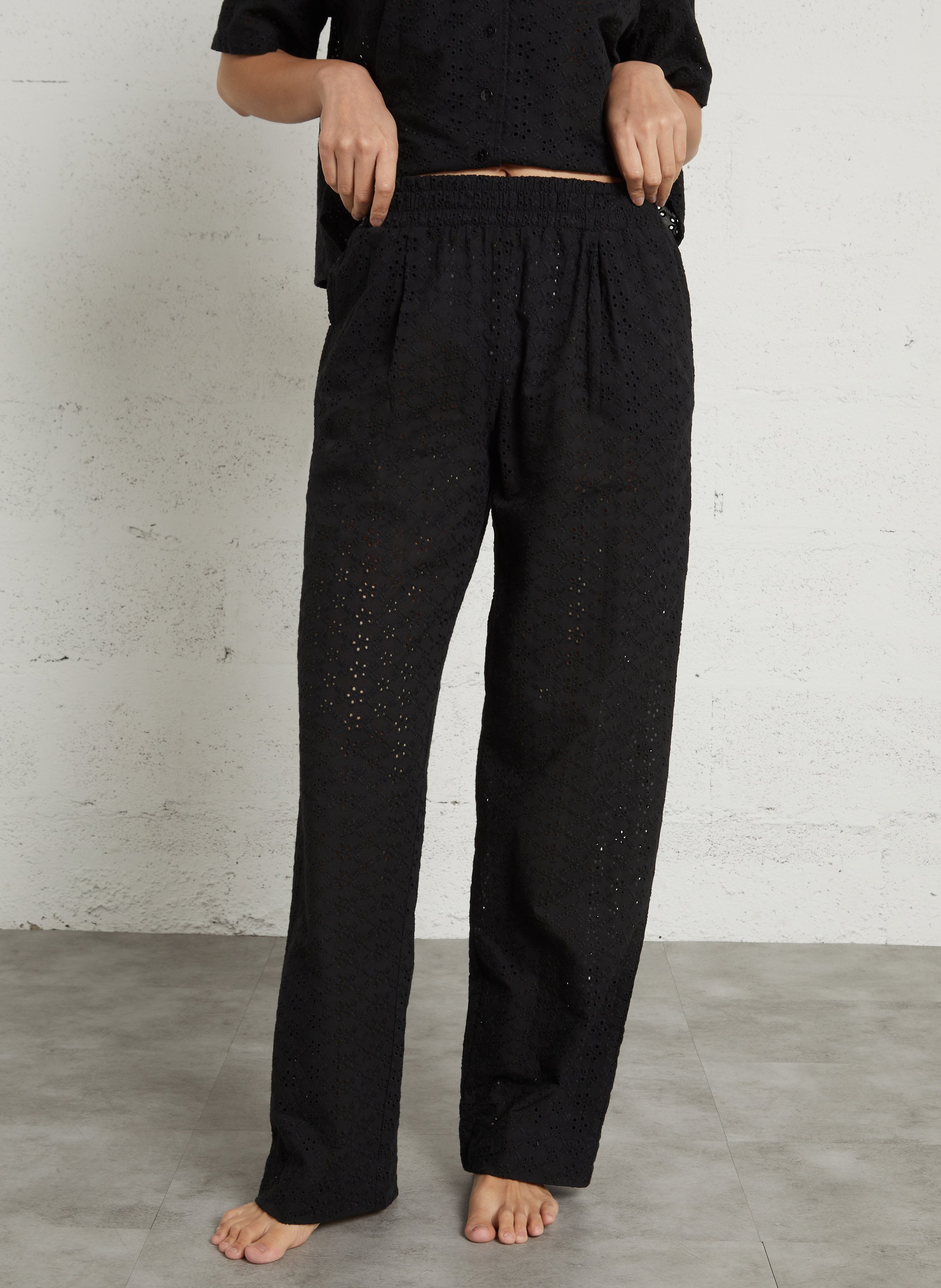 Hoge taille broderie anglaise broek. LA NOUVELLE Zwart