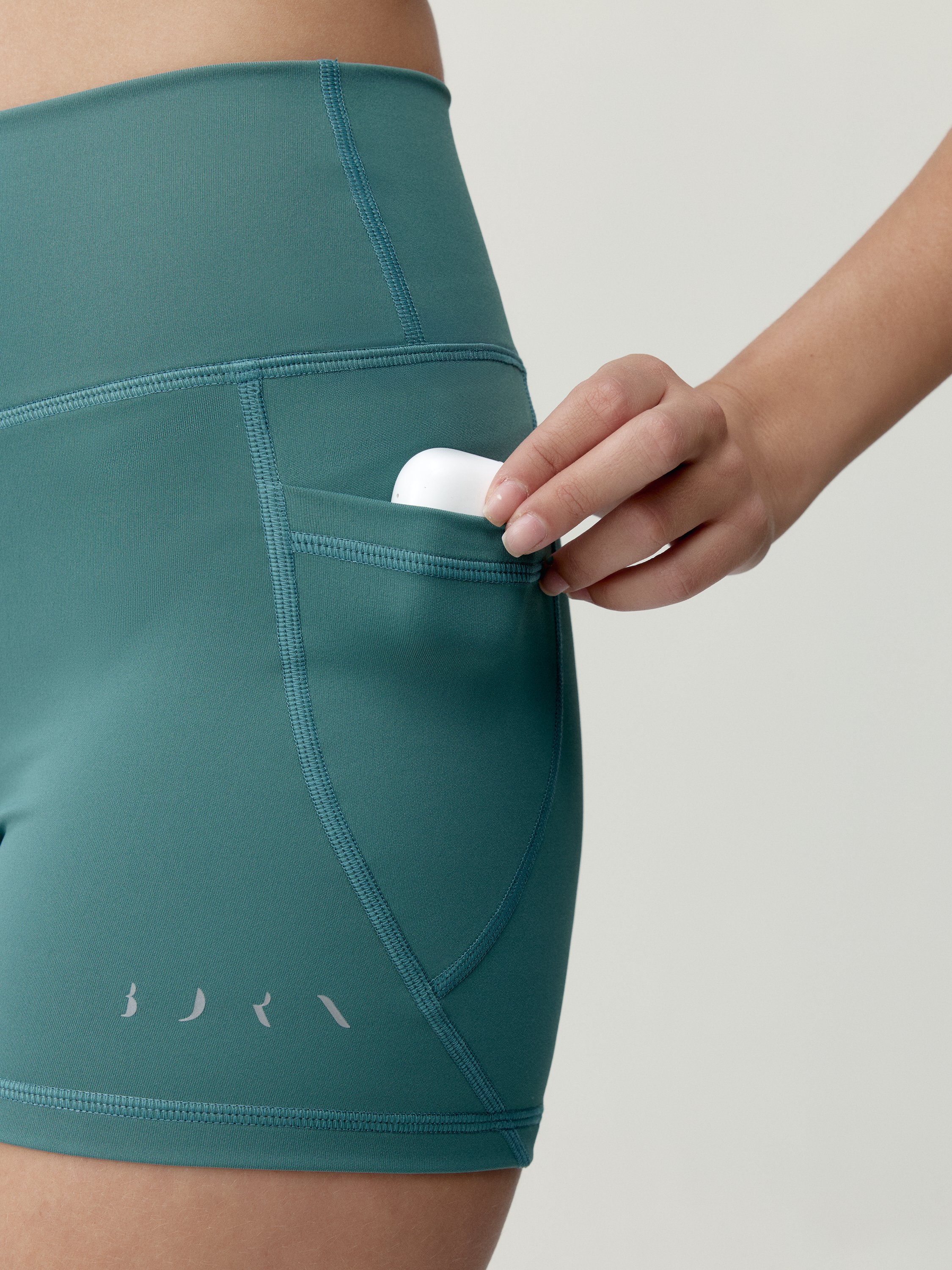 Short moulant de sport performance eider BORN Bleu