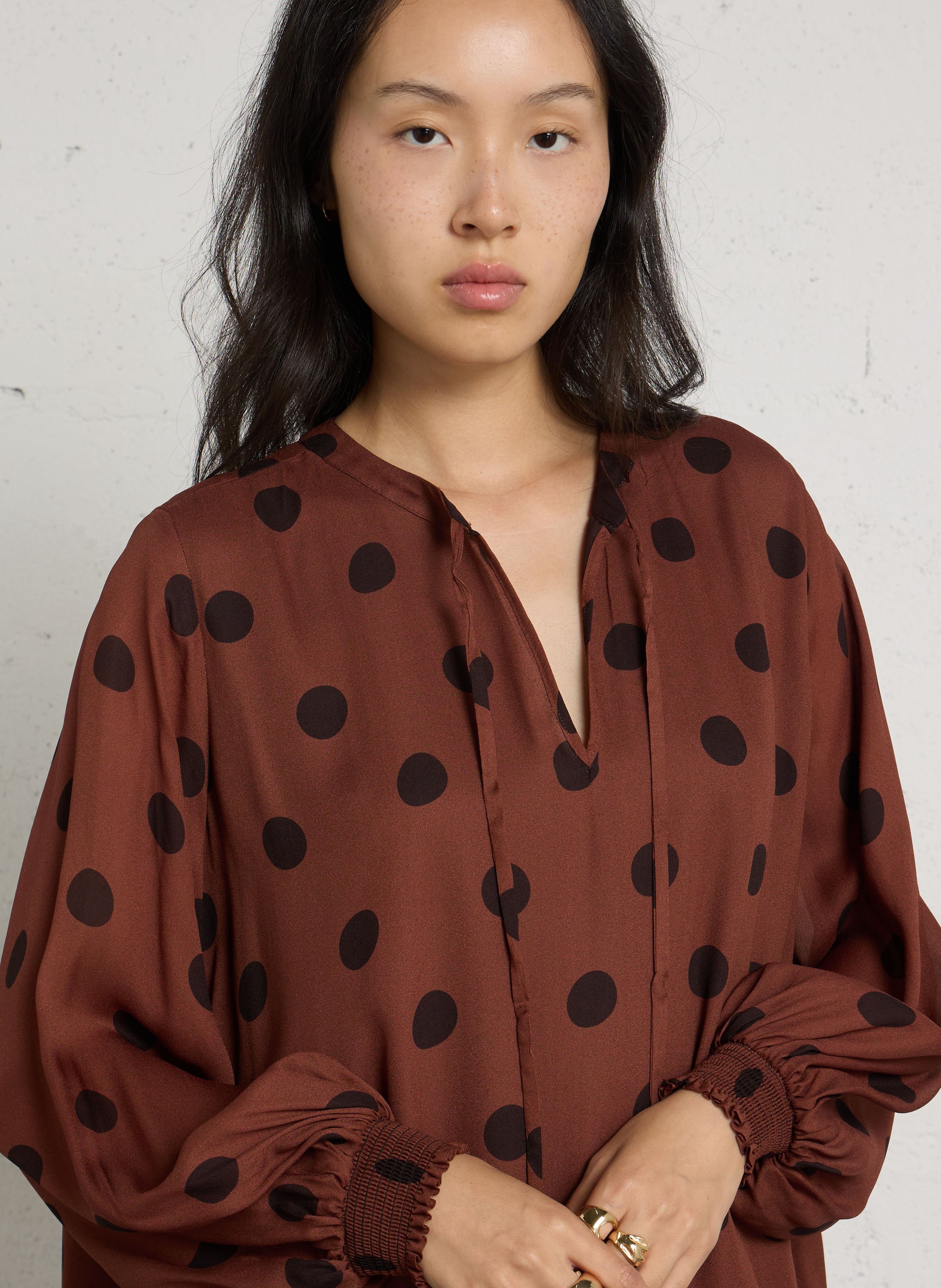 Korte jurk met print en lange mouw DES PETITS HAUTS Bruin