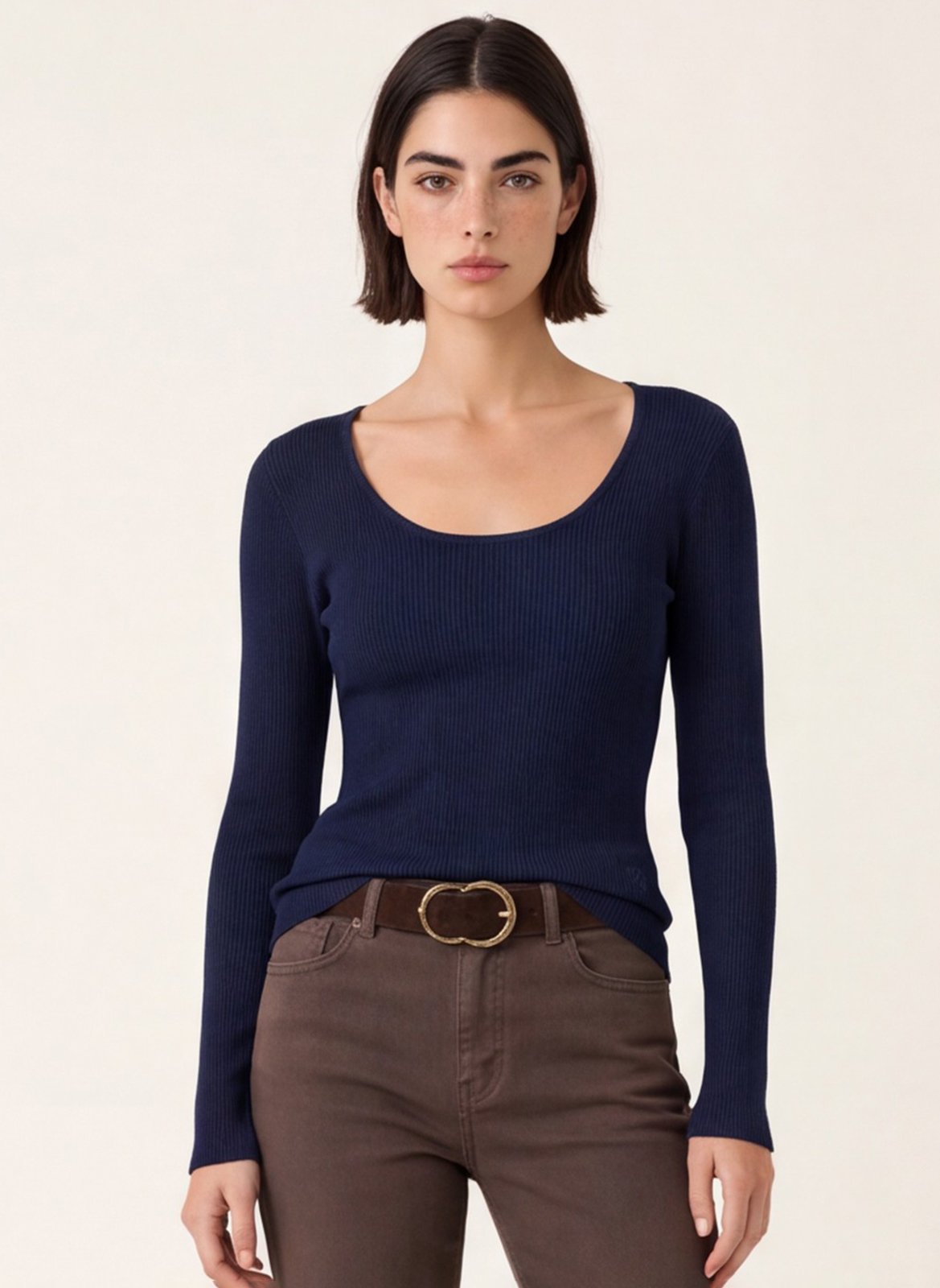 Taillierter Pullover mit Rundhalsausschnitt KOOKAI
