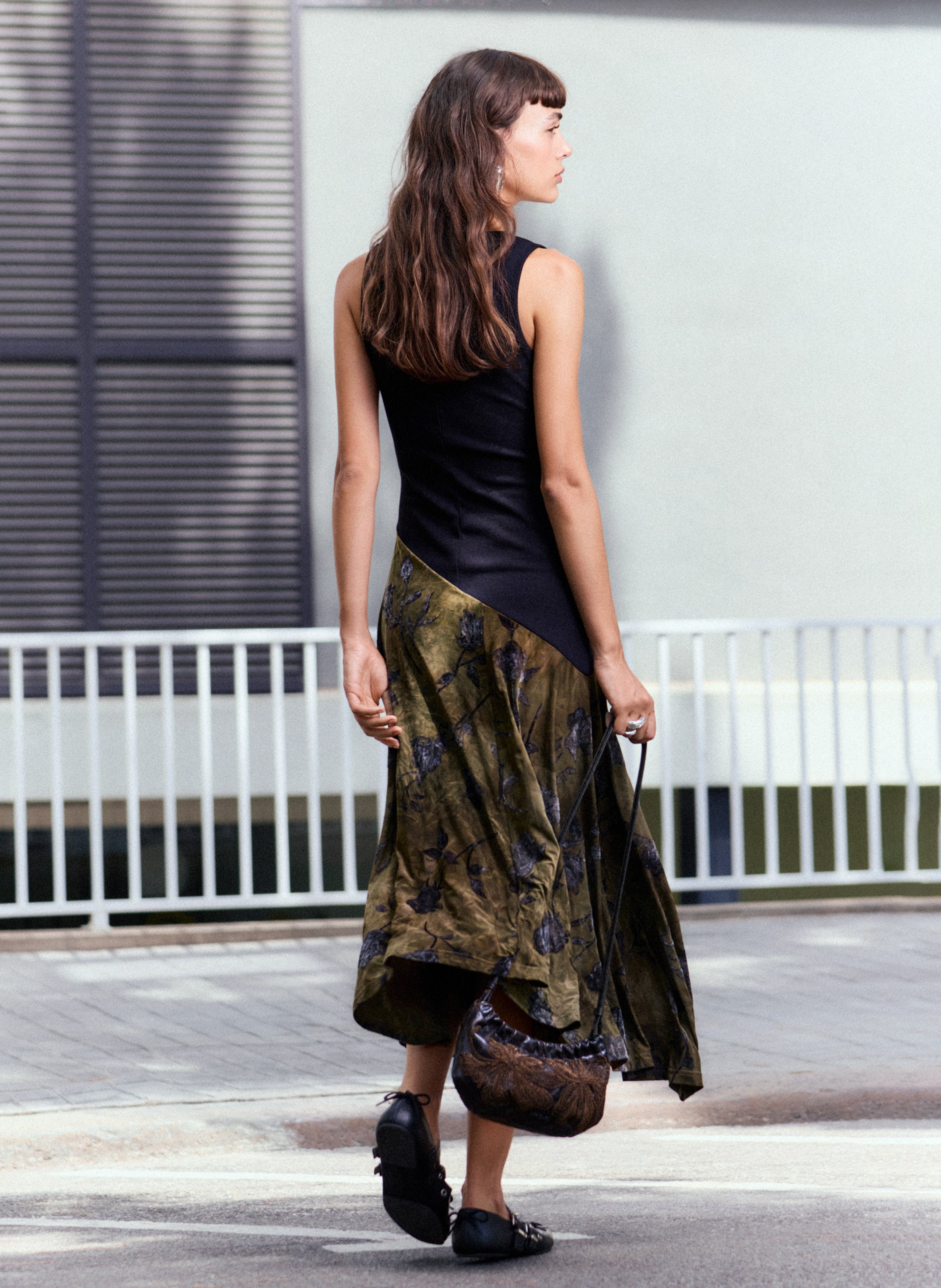 Robe longue col V à bas imprimé DESIGUAL Noir