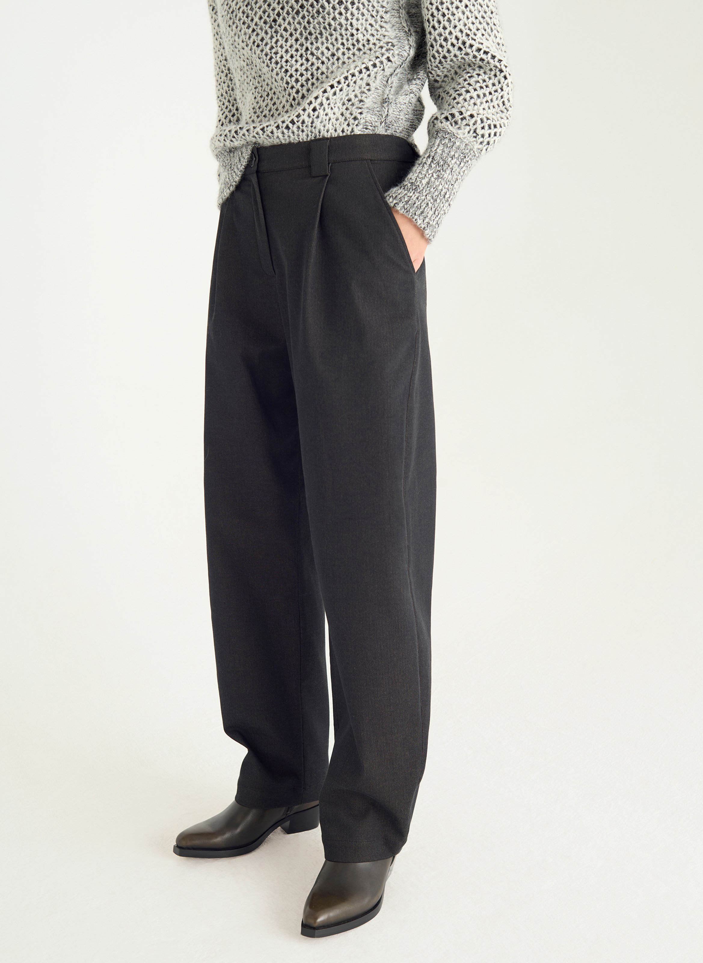 High-waisted plain carrot pants COTELAC Black