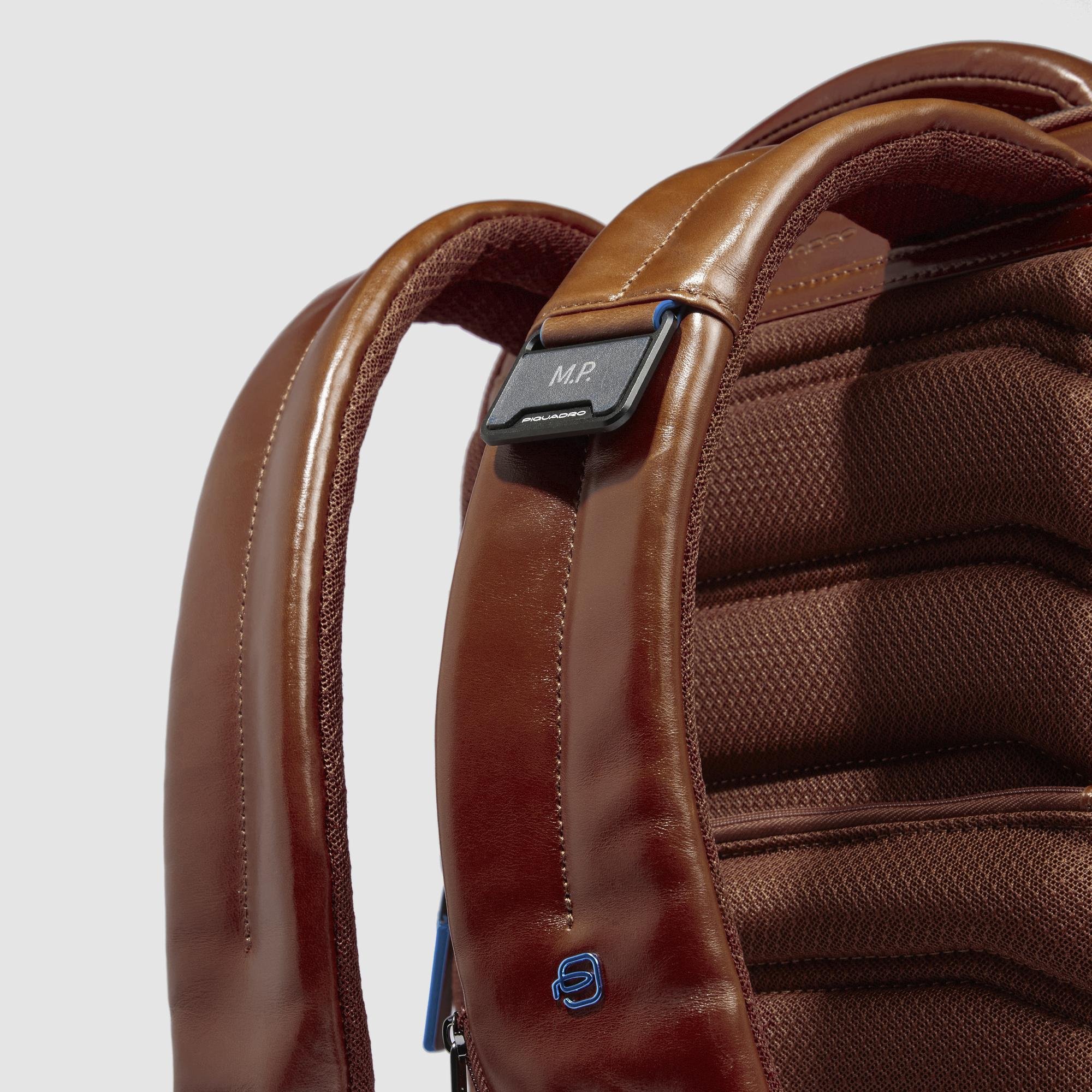 Backpack for laptop and ipad® with shockproof protection and RFID protection, anti-theft cable Brown