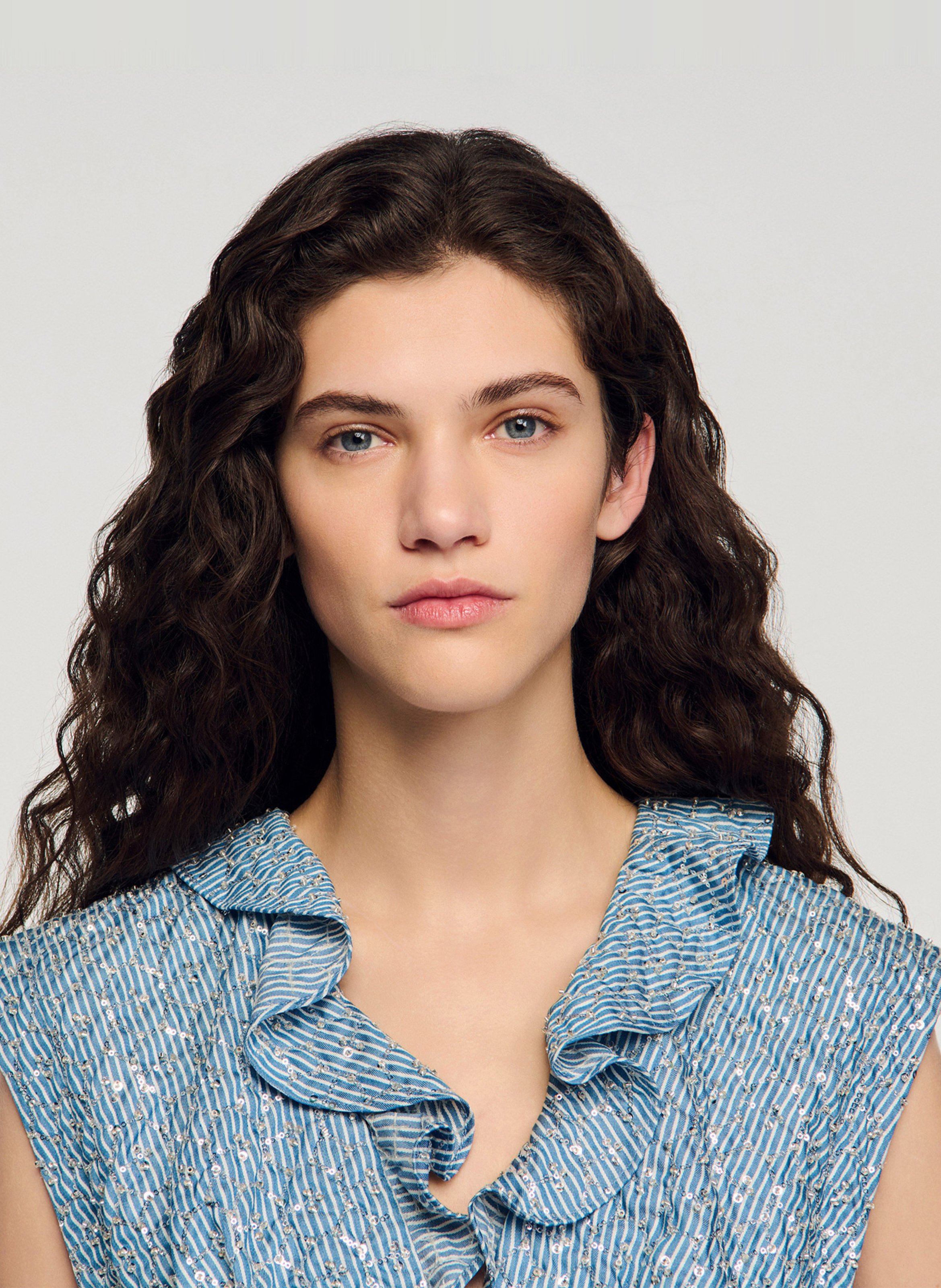 Korte aansluitende top met pailletten SANDRO Blauw