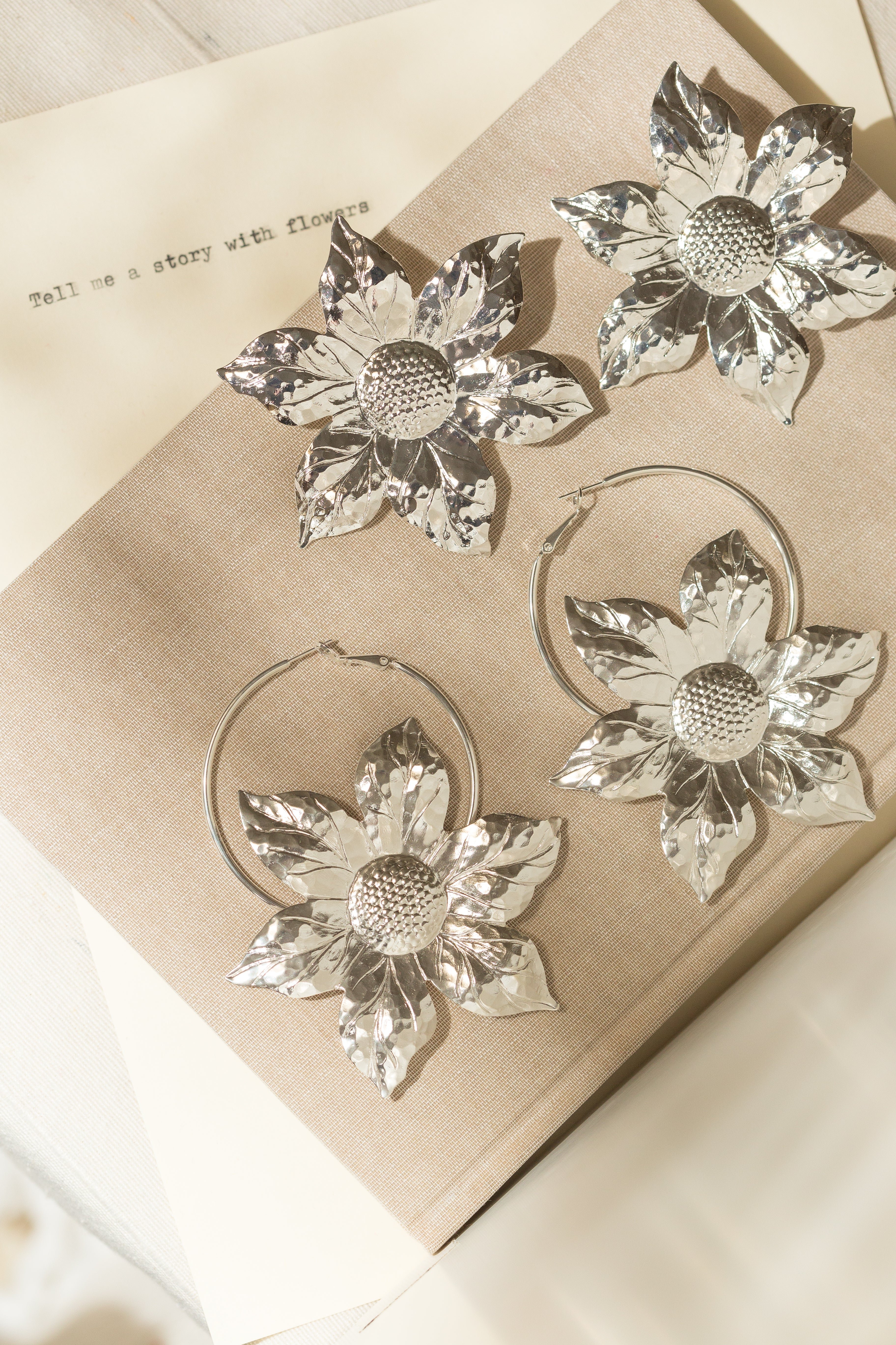 Silver-plated flower hoop earrings MONSIEUR SIMONE Silver