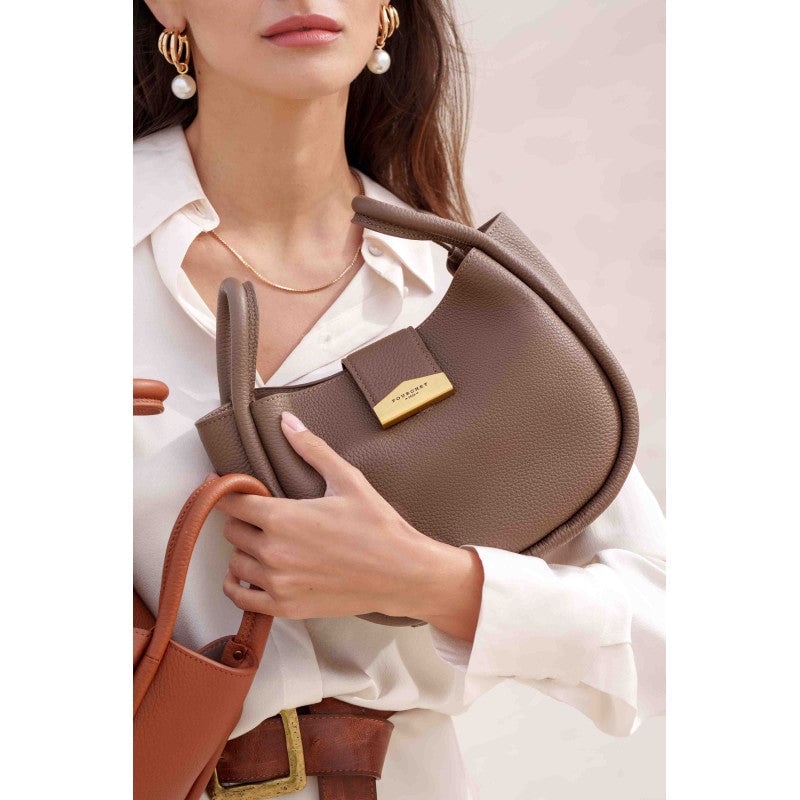 Calfskin leather shoulder bag Brown