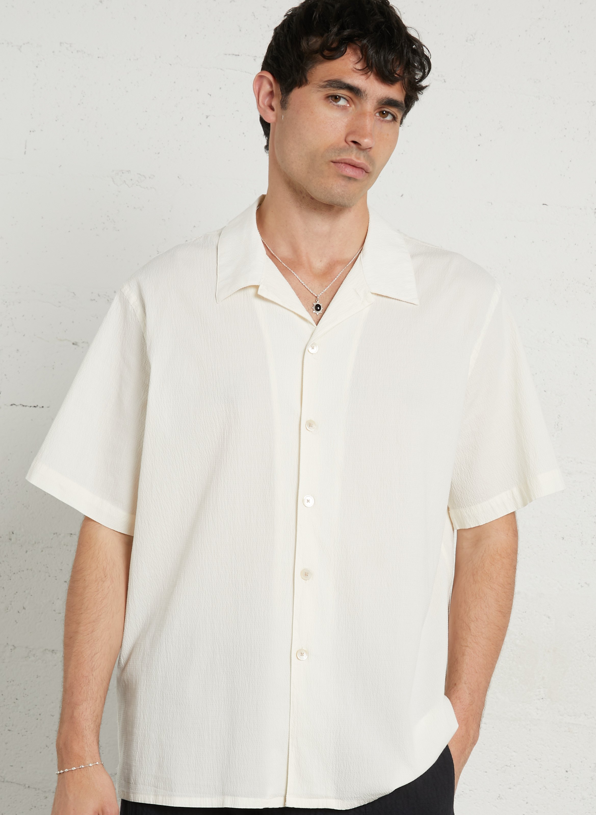 Camisa de corte clásico con cuello cubano de algodón orgánico elástico. PAUL SMITH Blanco
