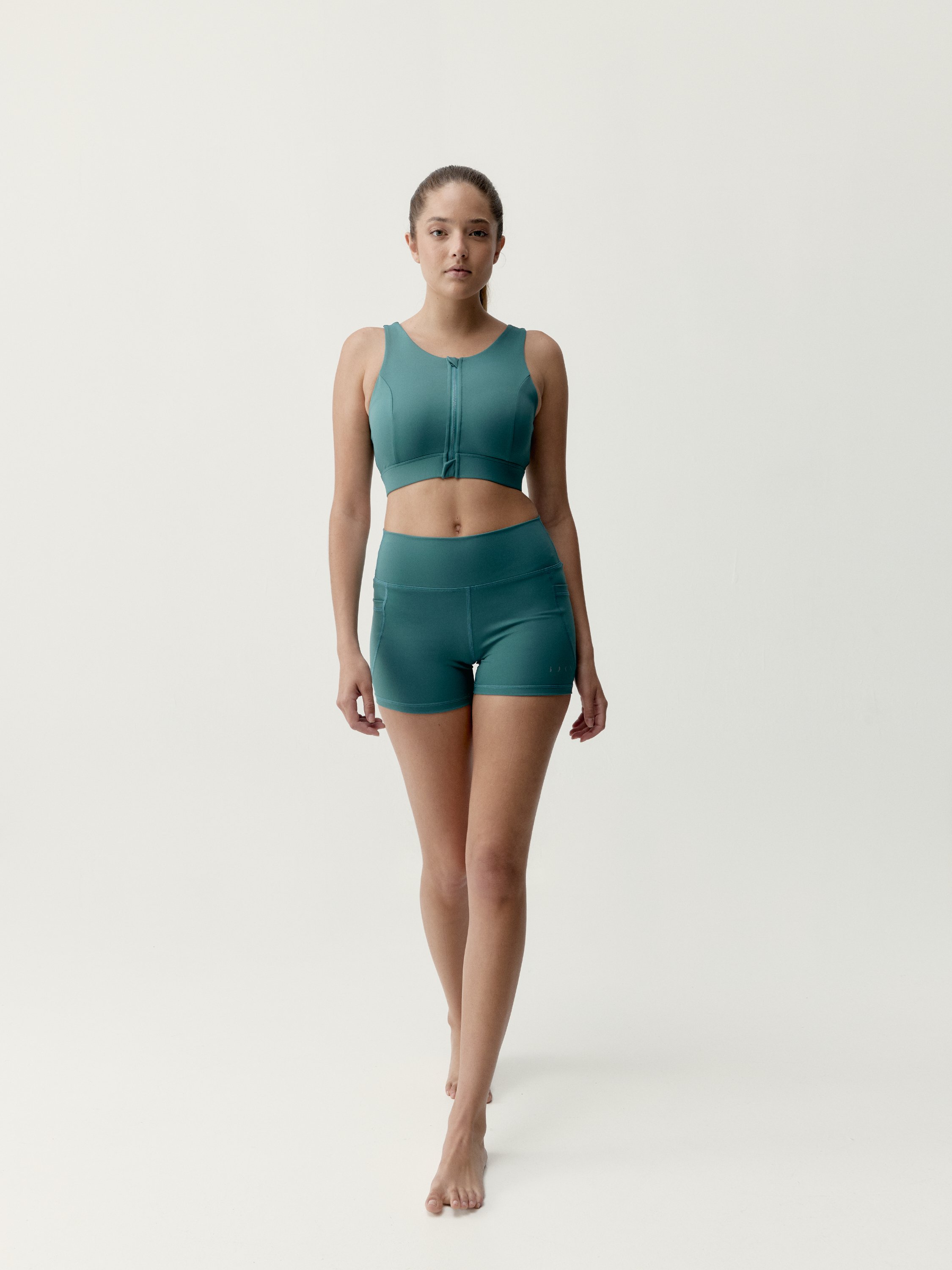 Short moulant de sport performance eider BORN Bleu