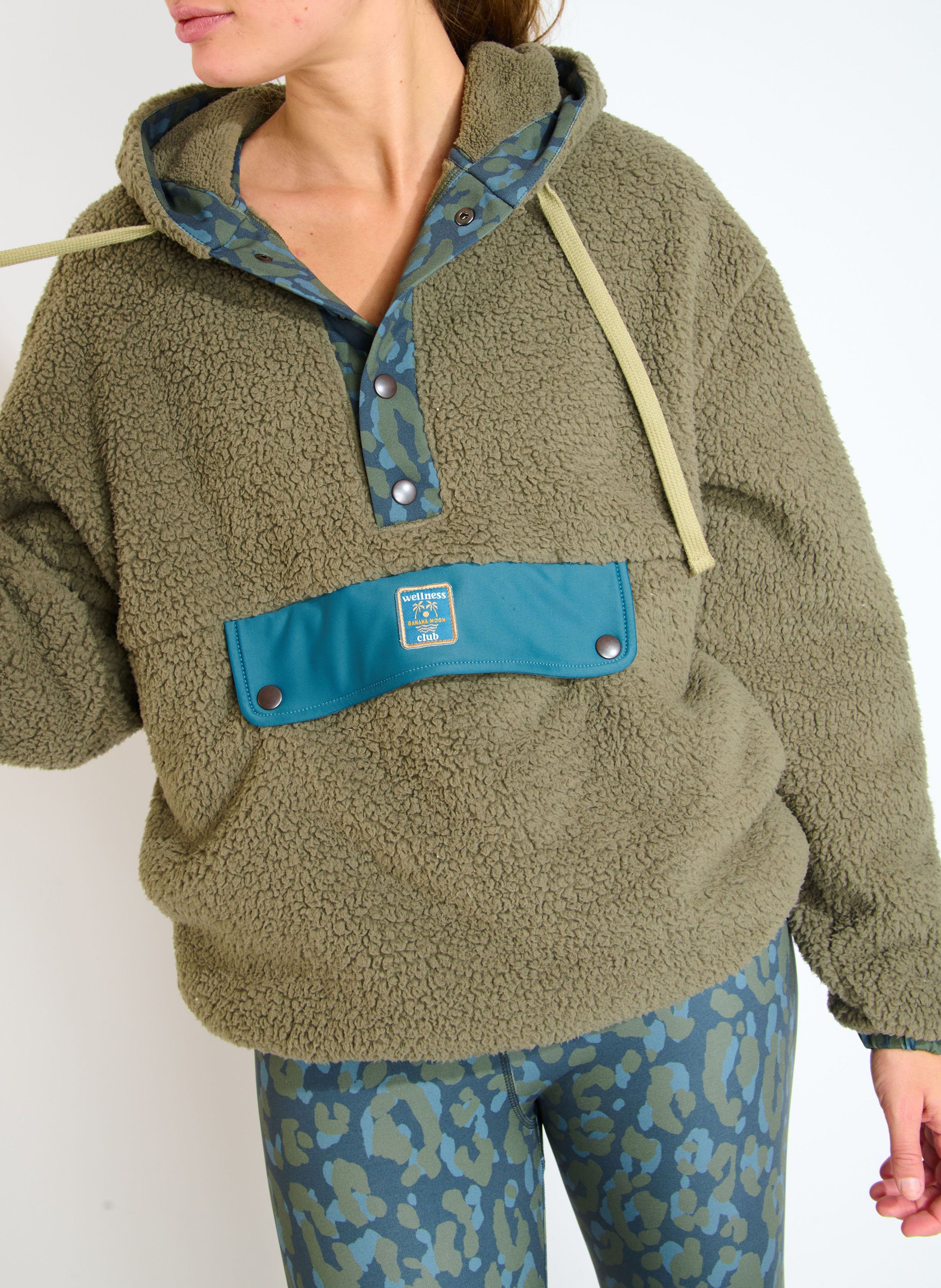 Sweat ample à capuche teddy  BANANA MOON Vert