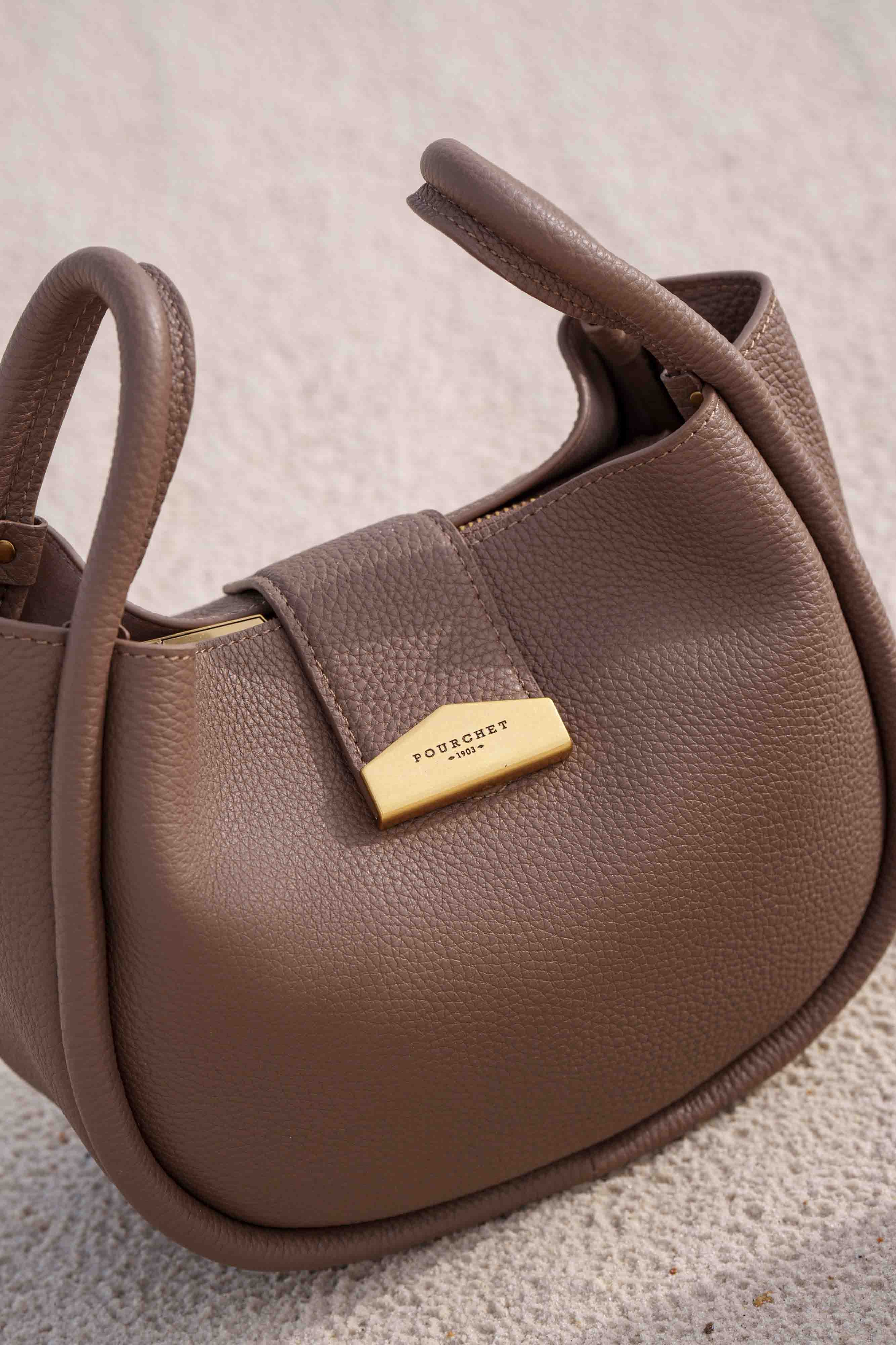Calfskin leather shoulder bag Brown