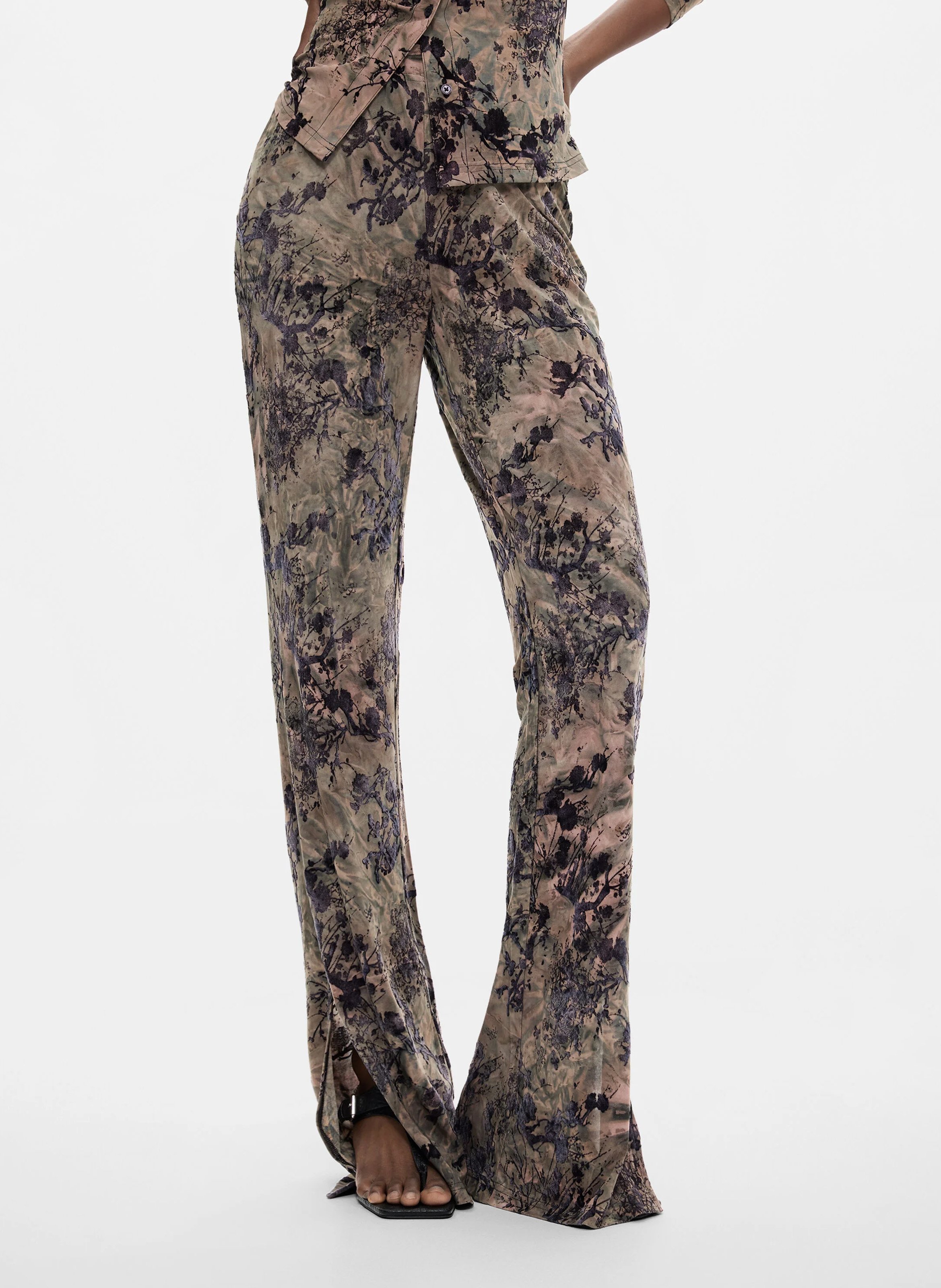 Uitlopende broek met stretch en print DESIGUAL Zwart