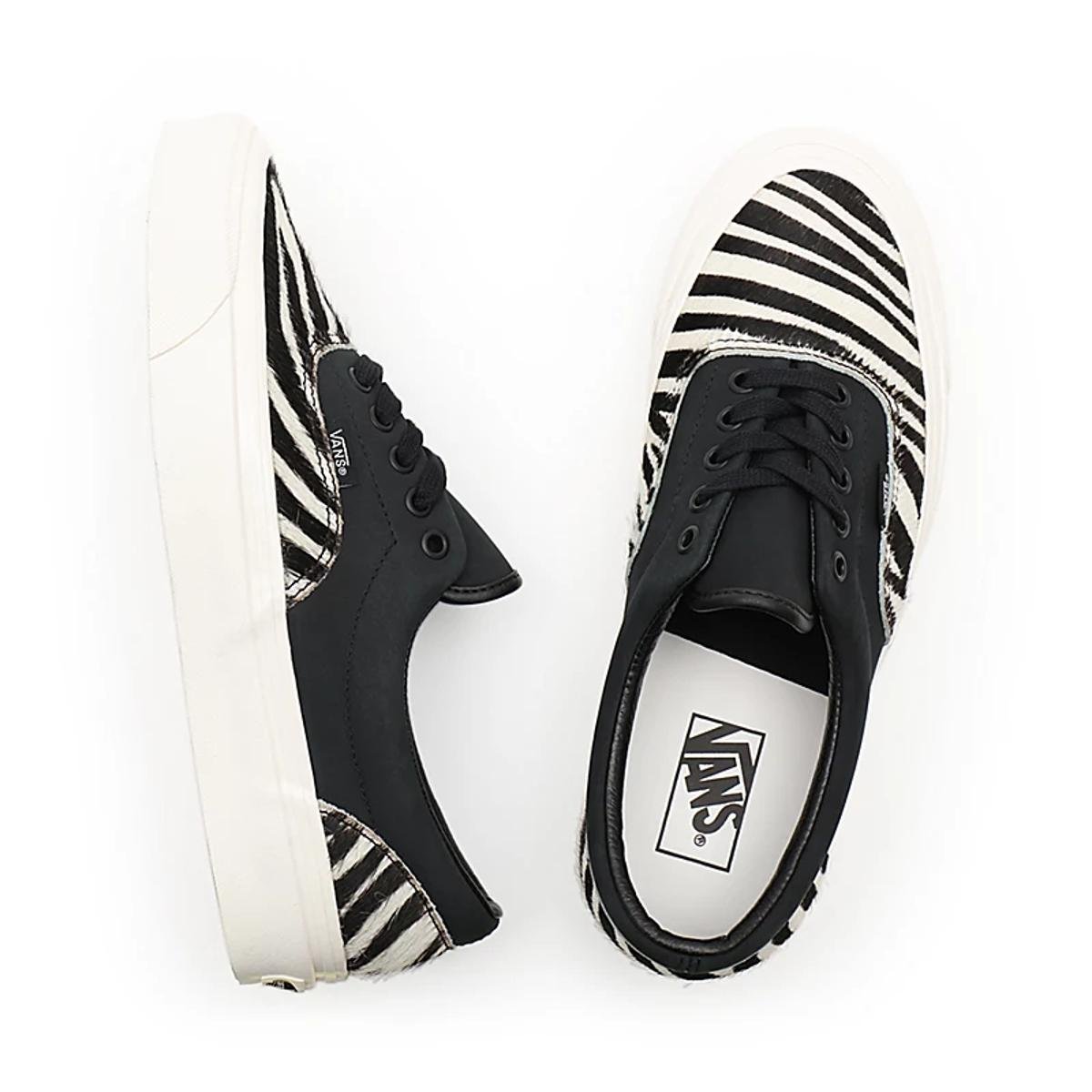 Low-top sneakers VANS Black