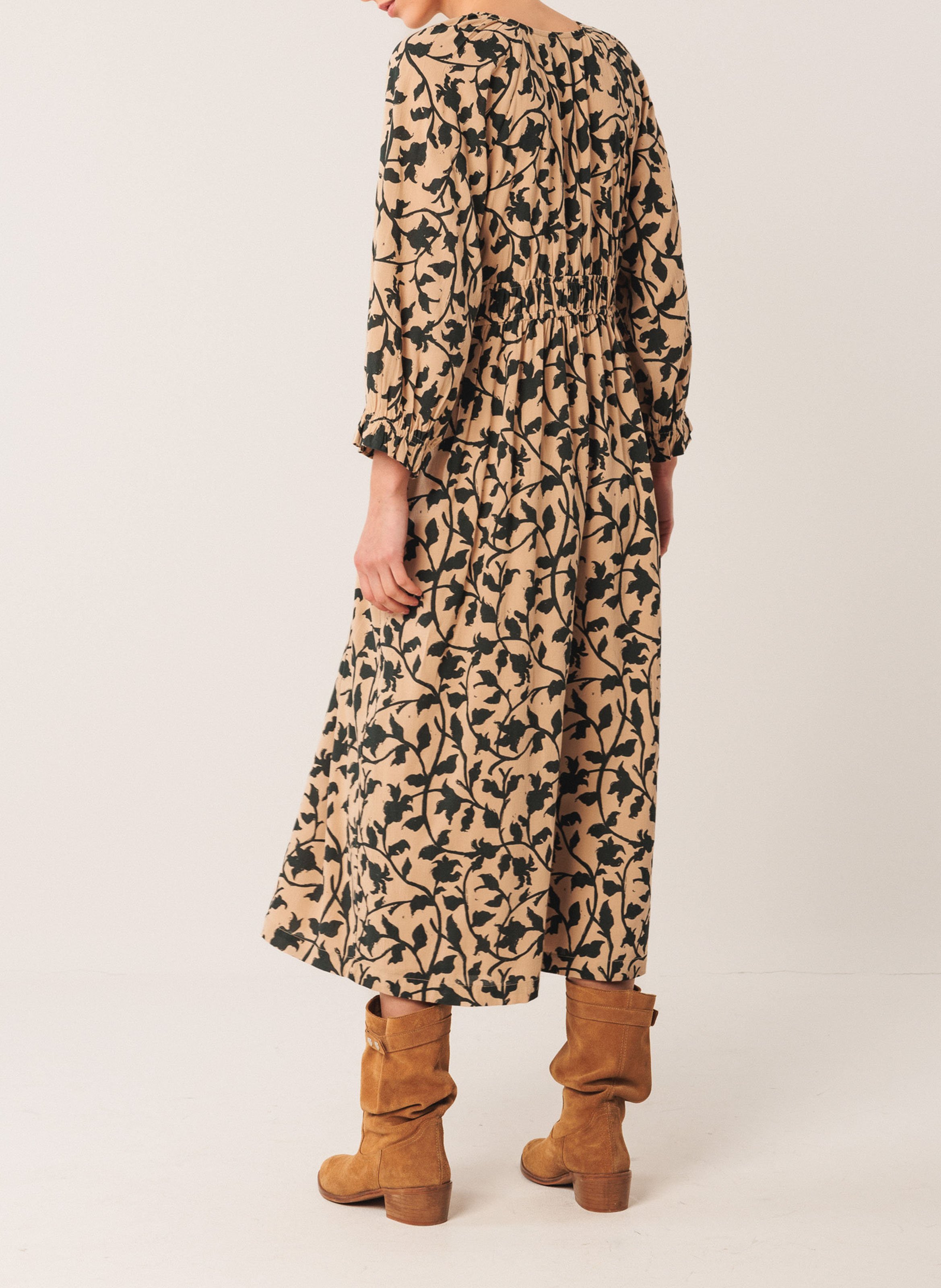 Floral patterned loose-fitting midi dress INDI & COLD Beige