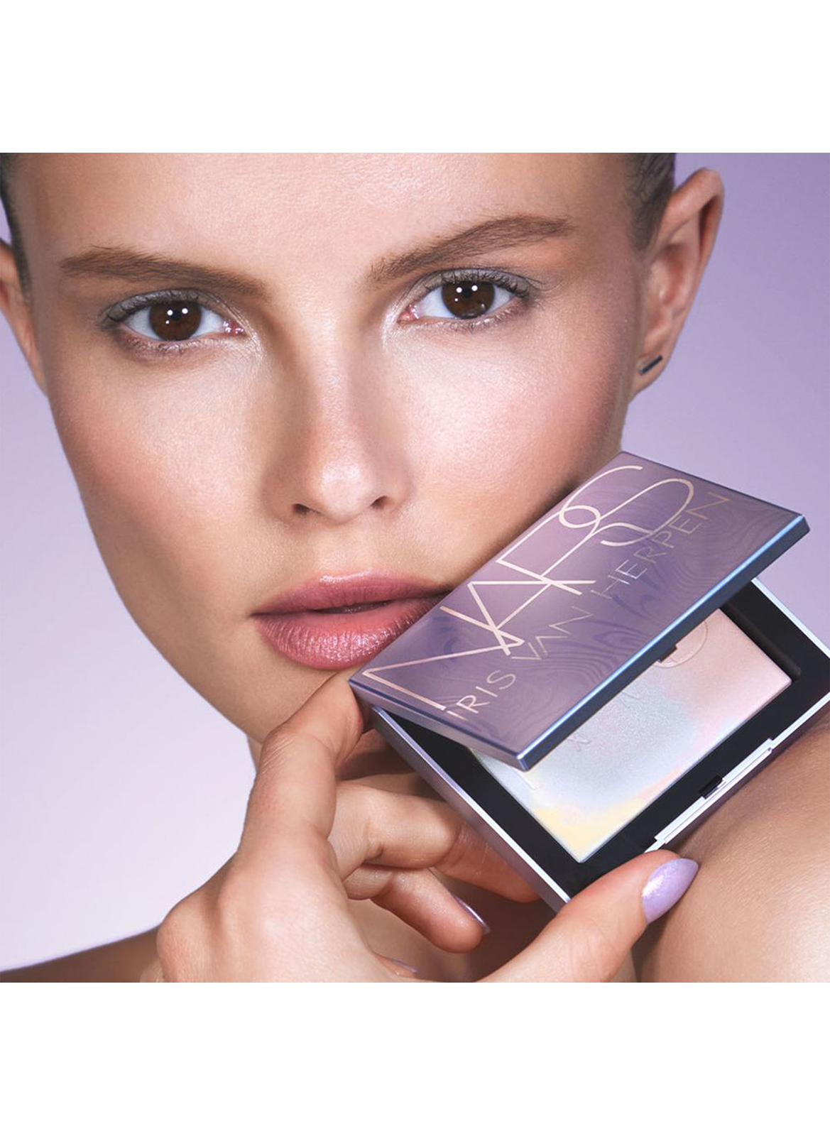 LIGHT REFLECTING™ PRISMATIC POWDER - Compact Powder NARS Moonwave