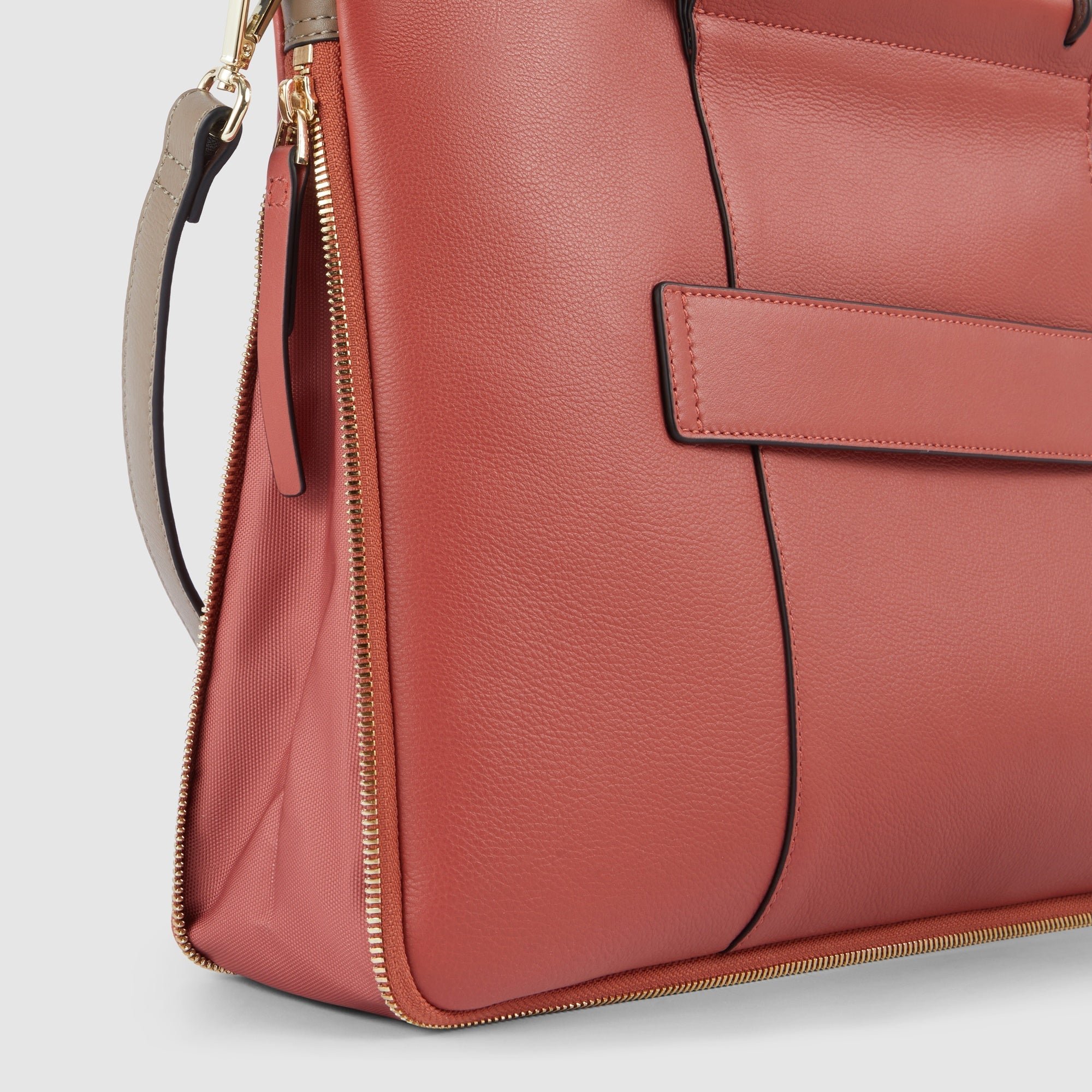 Leather messenger bag PIQUADRO Orange