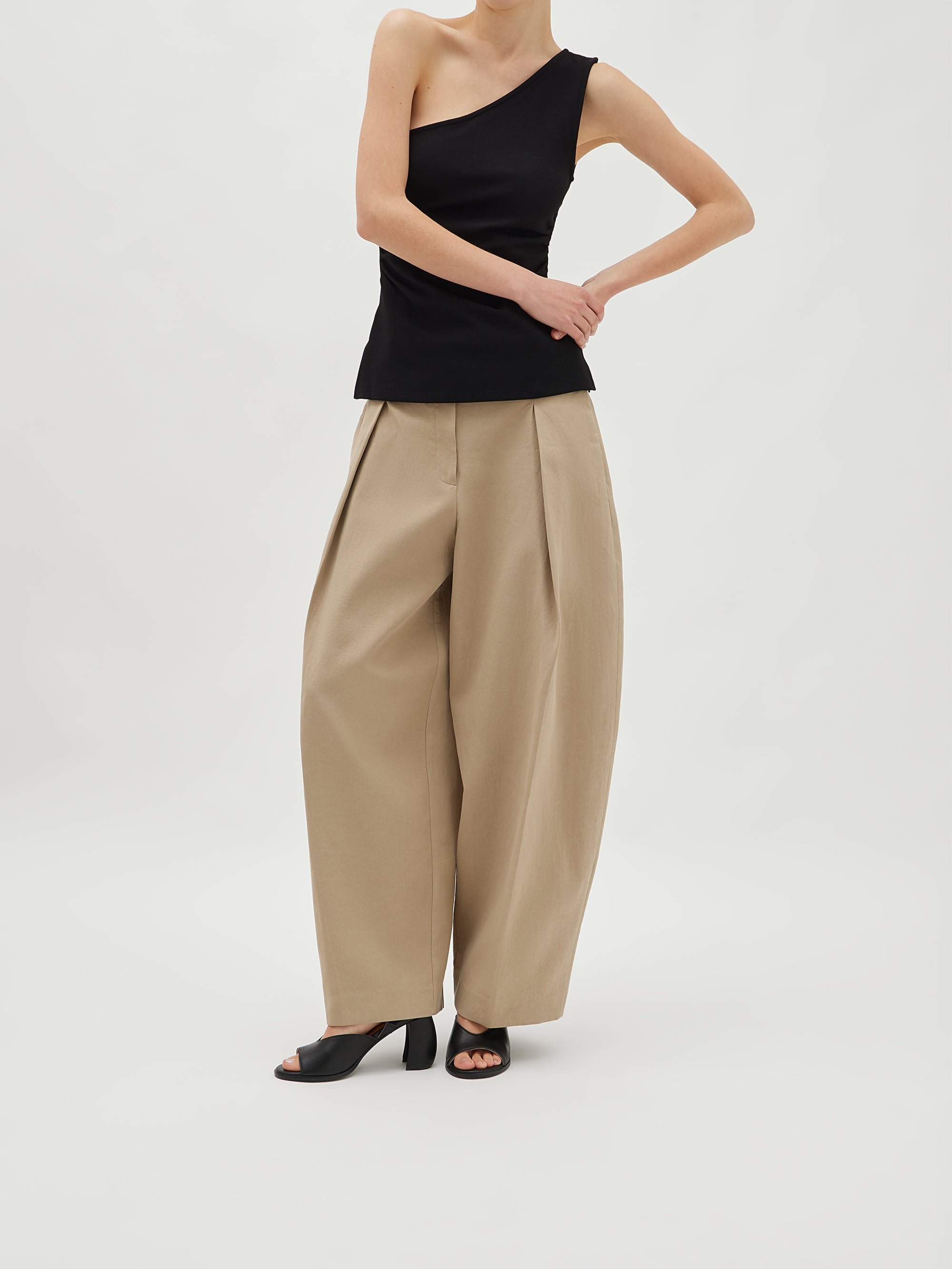 Sandals with ankle strap and half-moon heel in leather VANESSA WU Black