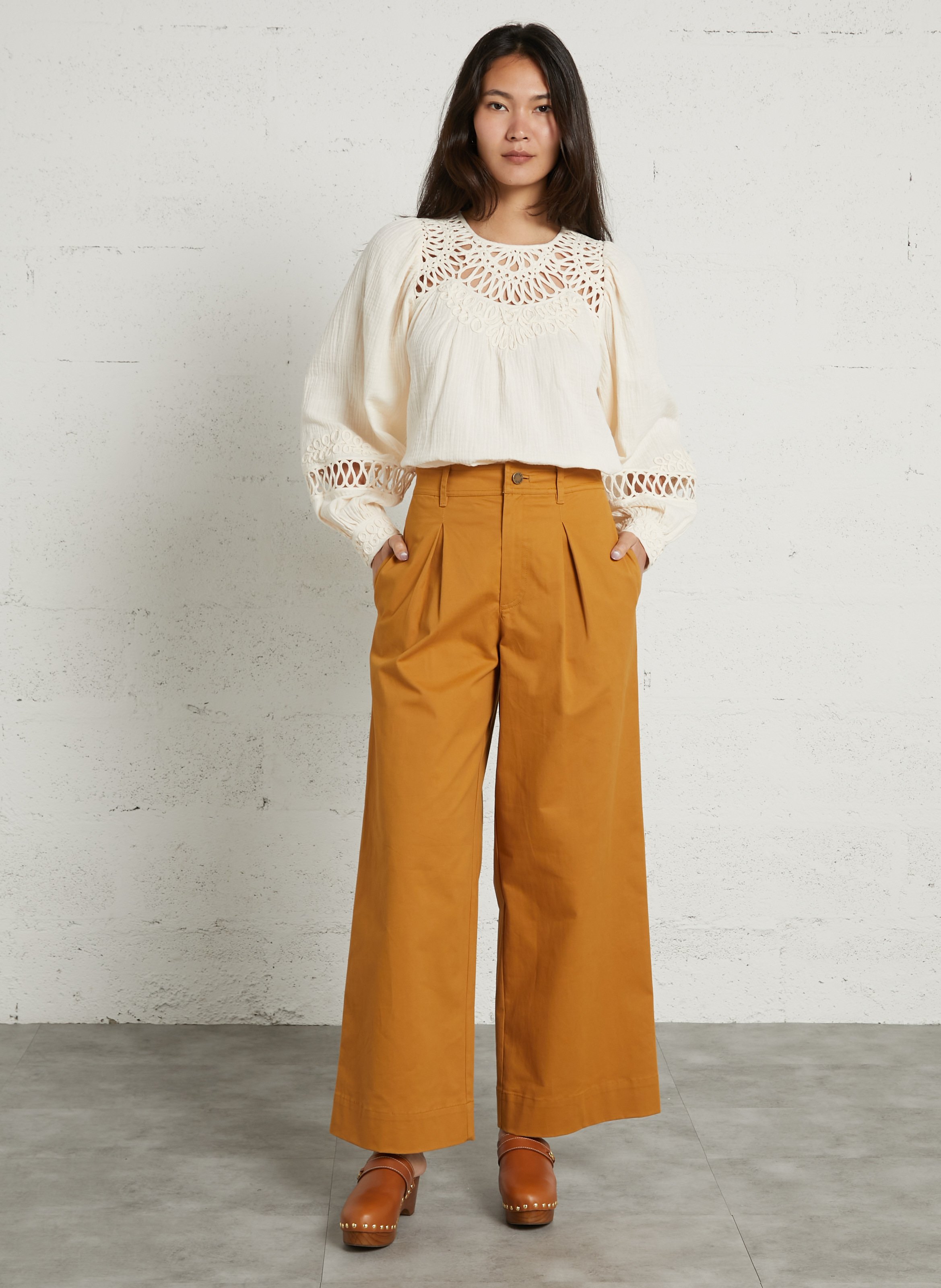 Oversize Rundhalsausschnitt Bluse aus Bio-Baumwolle LOUISE MISHA Beige