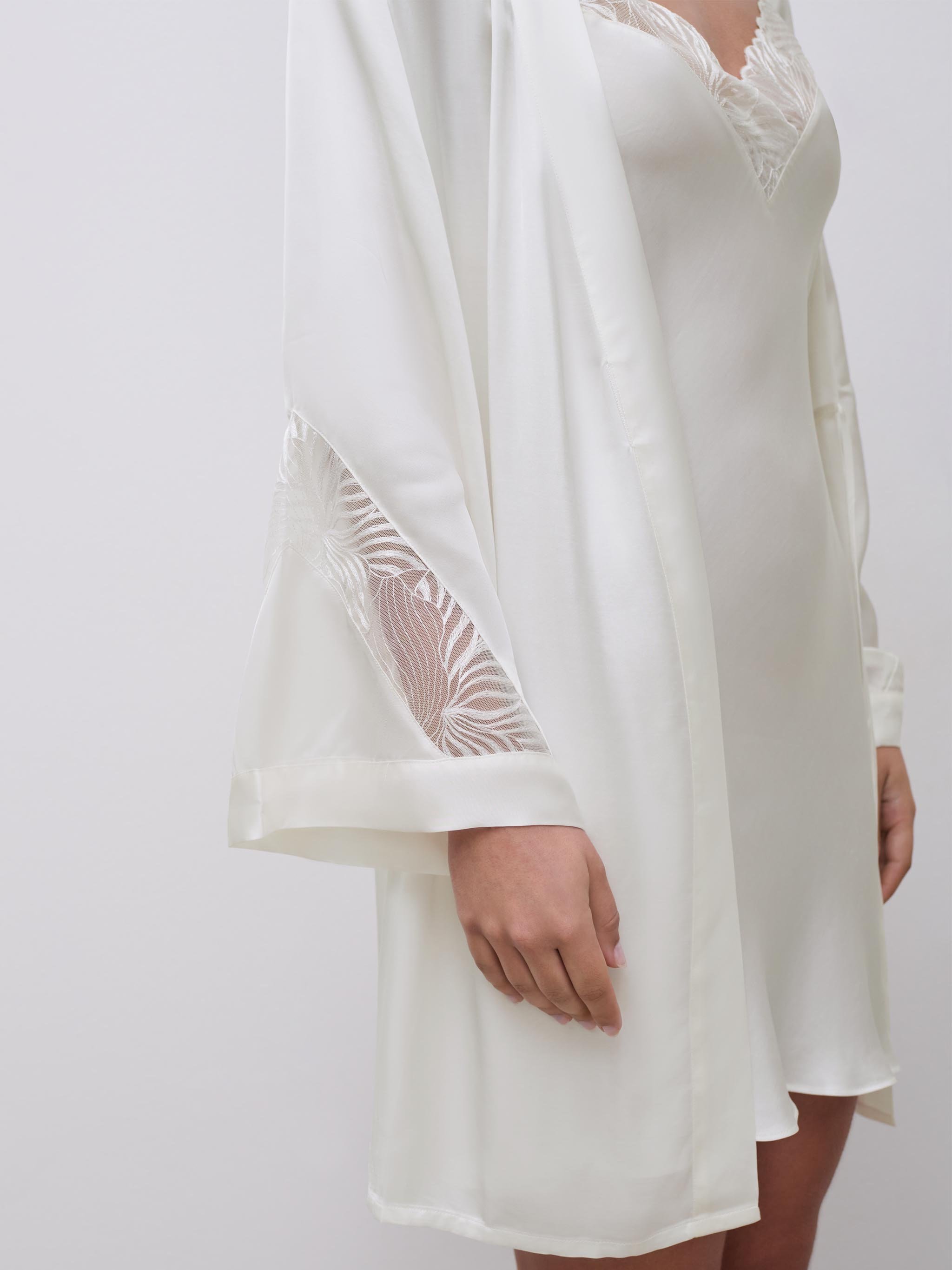 Embroidered kimono CHANTELLE Beige