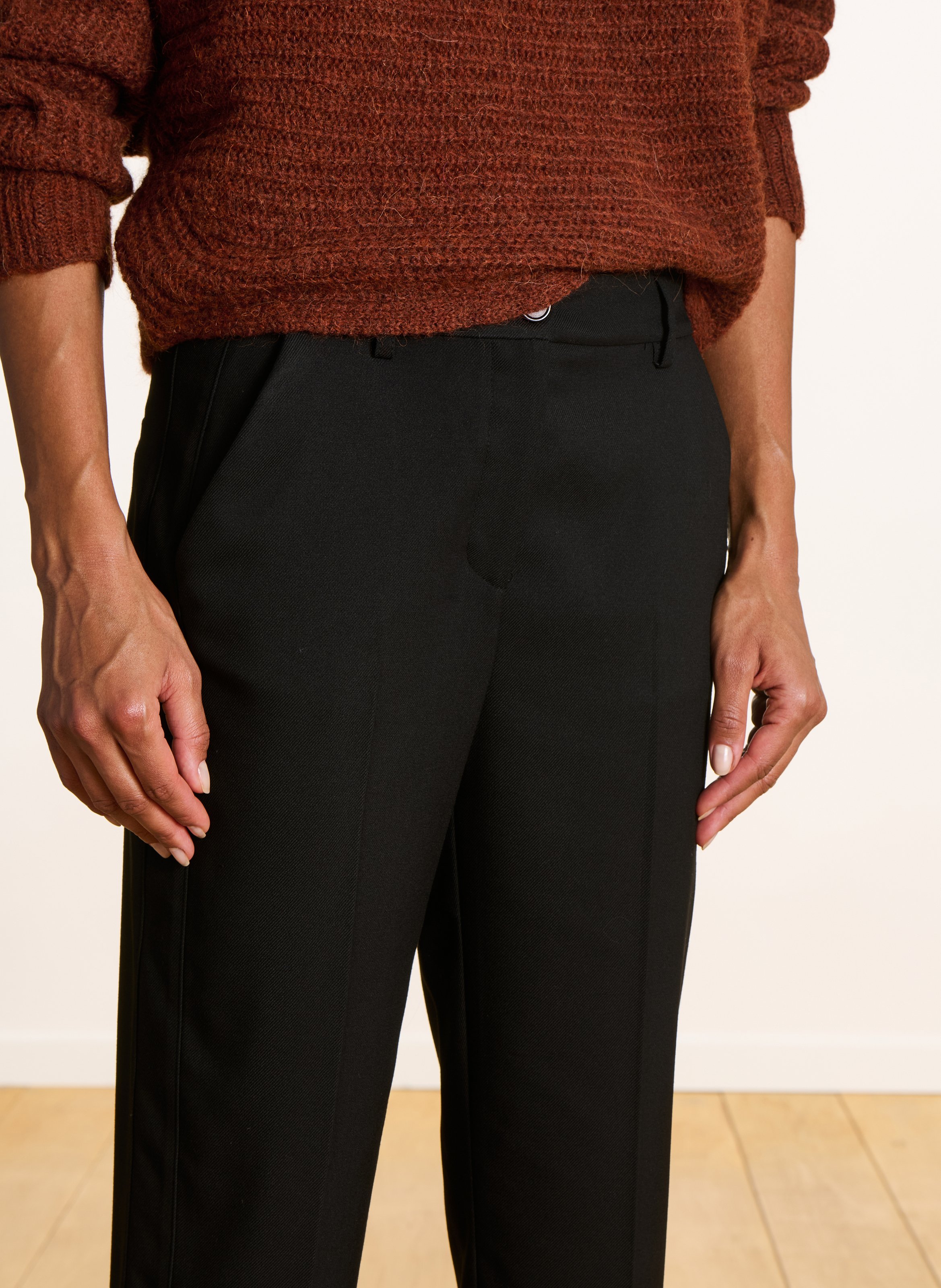 Solid 7/8 length cigarette pants LA FEE MARABOUTEE Black