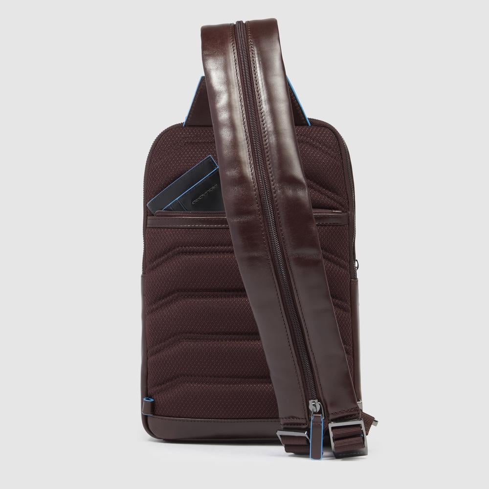 Men's chest bag in leather convertible into a backpack with RFID protection PIQUADRO Brown