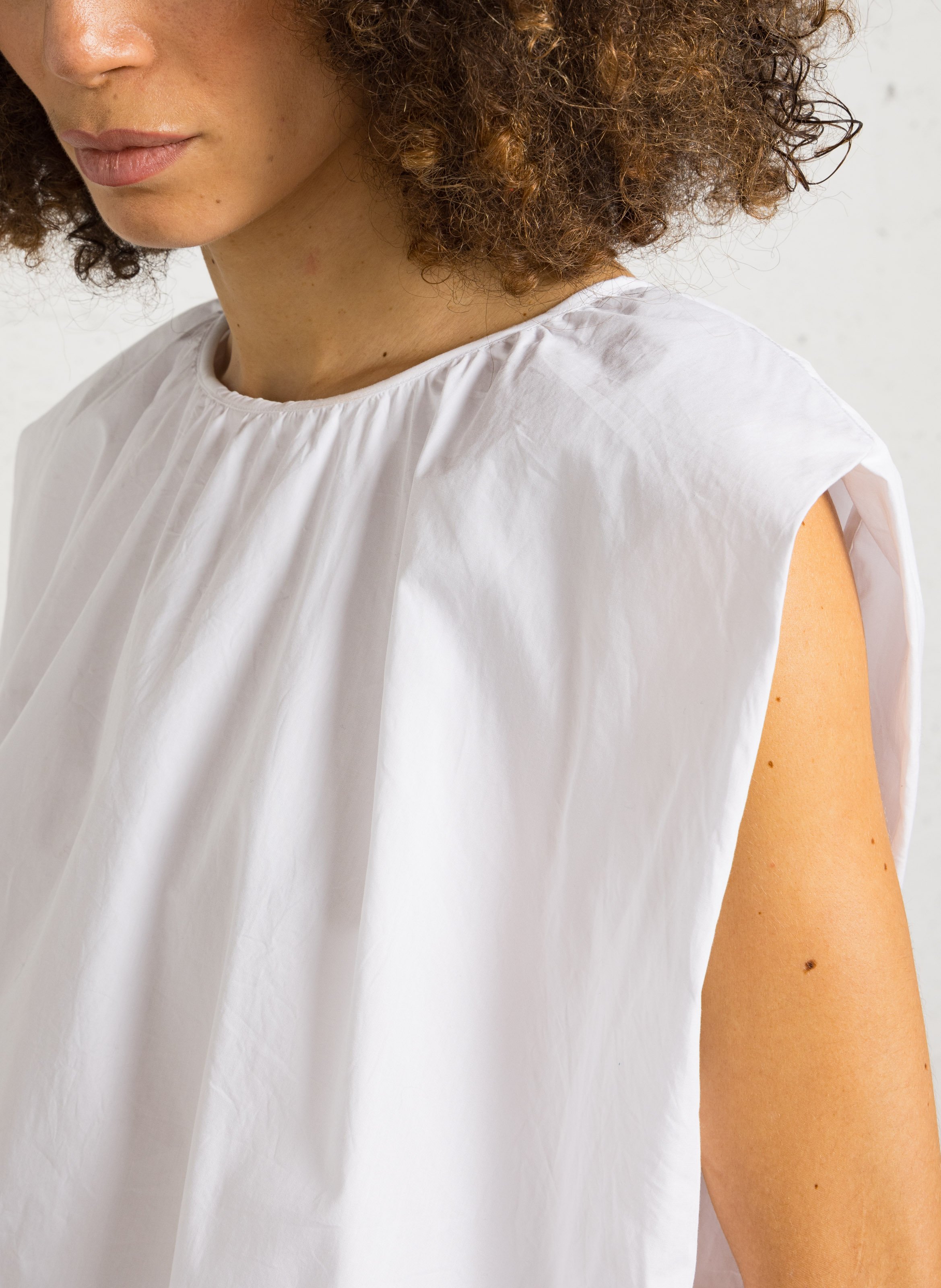 Weit geschnittenes Baumwoll-Top mit Rundhalsausschnitt BELLEROSE Weiss
