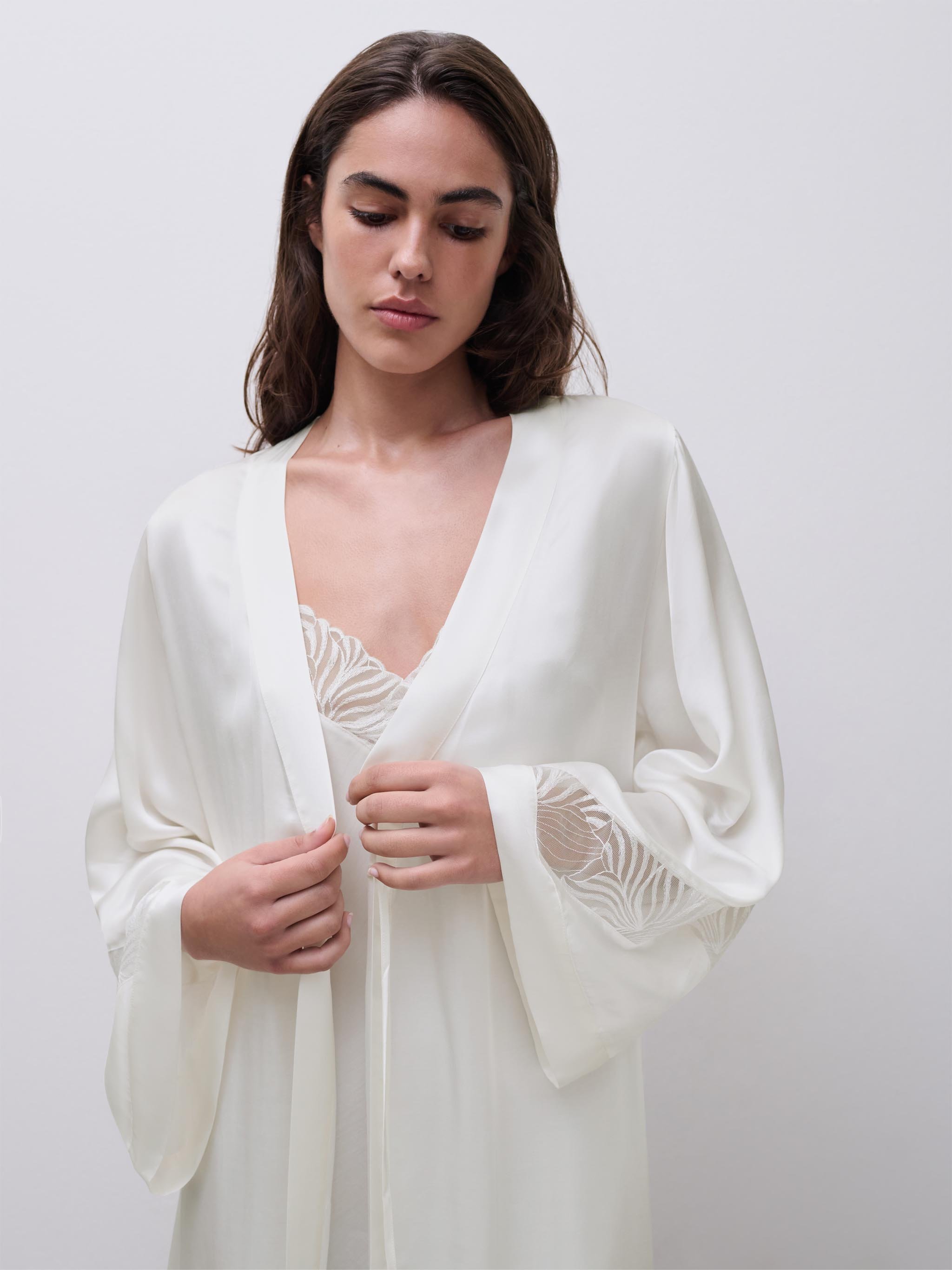 Embroidered kimono CHANTELLE Beige