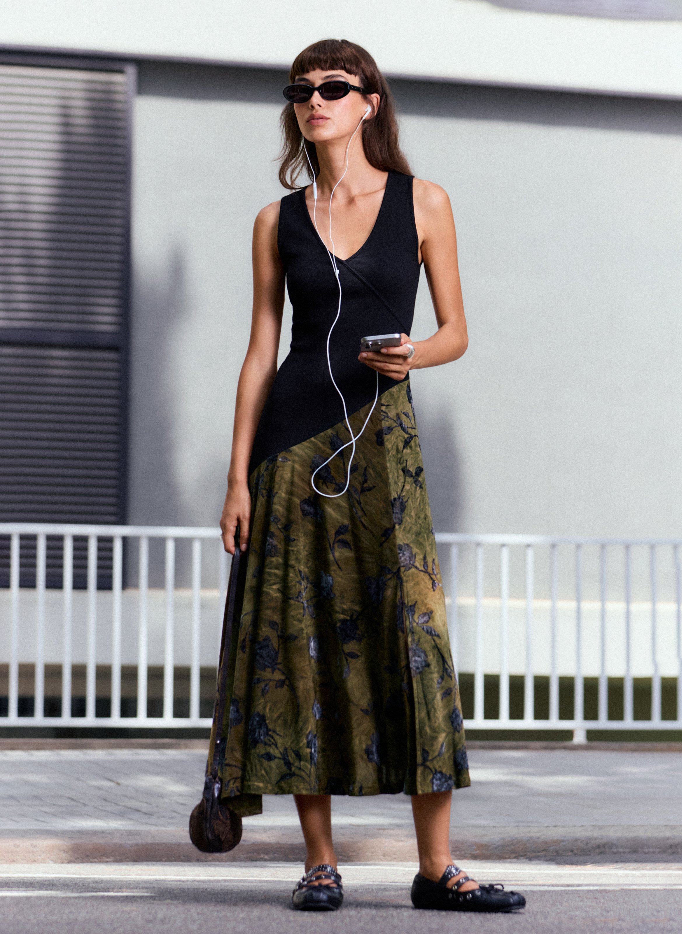 Robe longue col V à bas imprimé DESIGUAL Noir