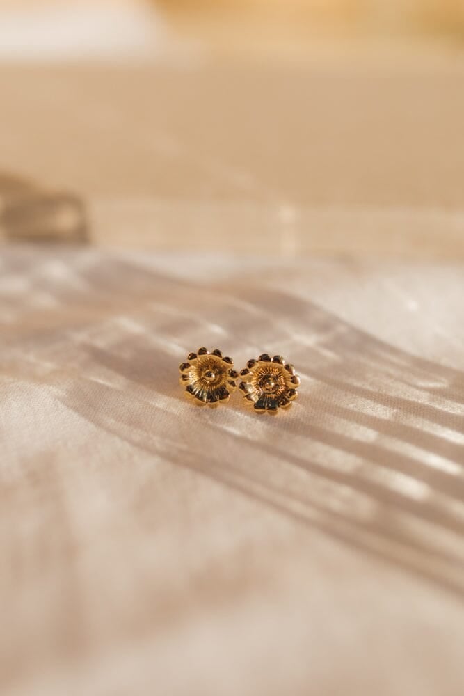 Gold-plated flower stud earrings Golden