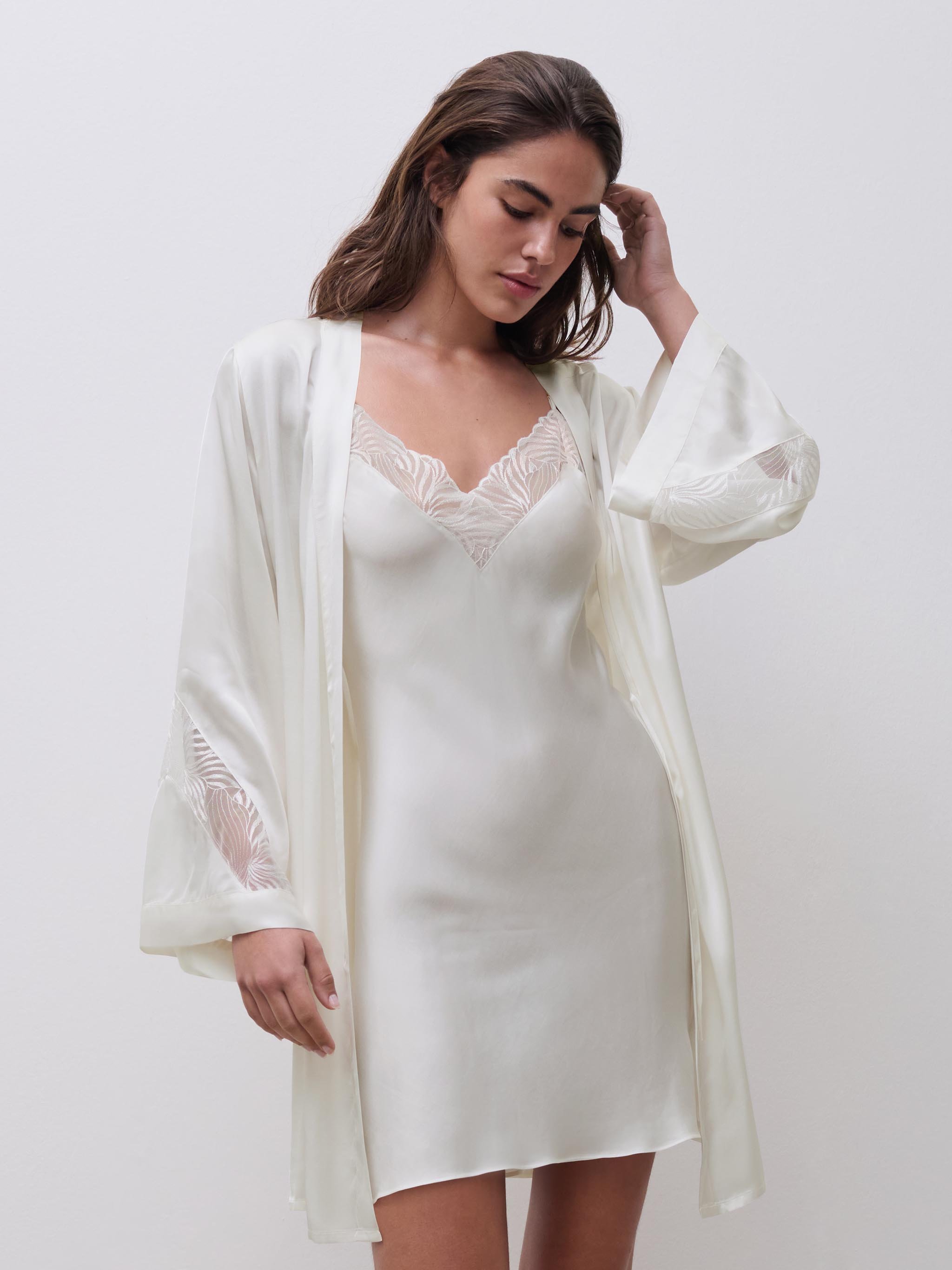 Embroidered kimono CHANTELLE Beige