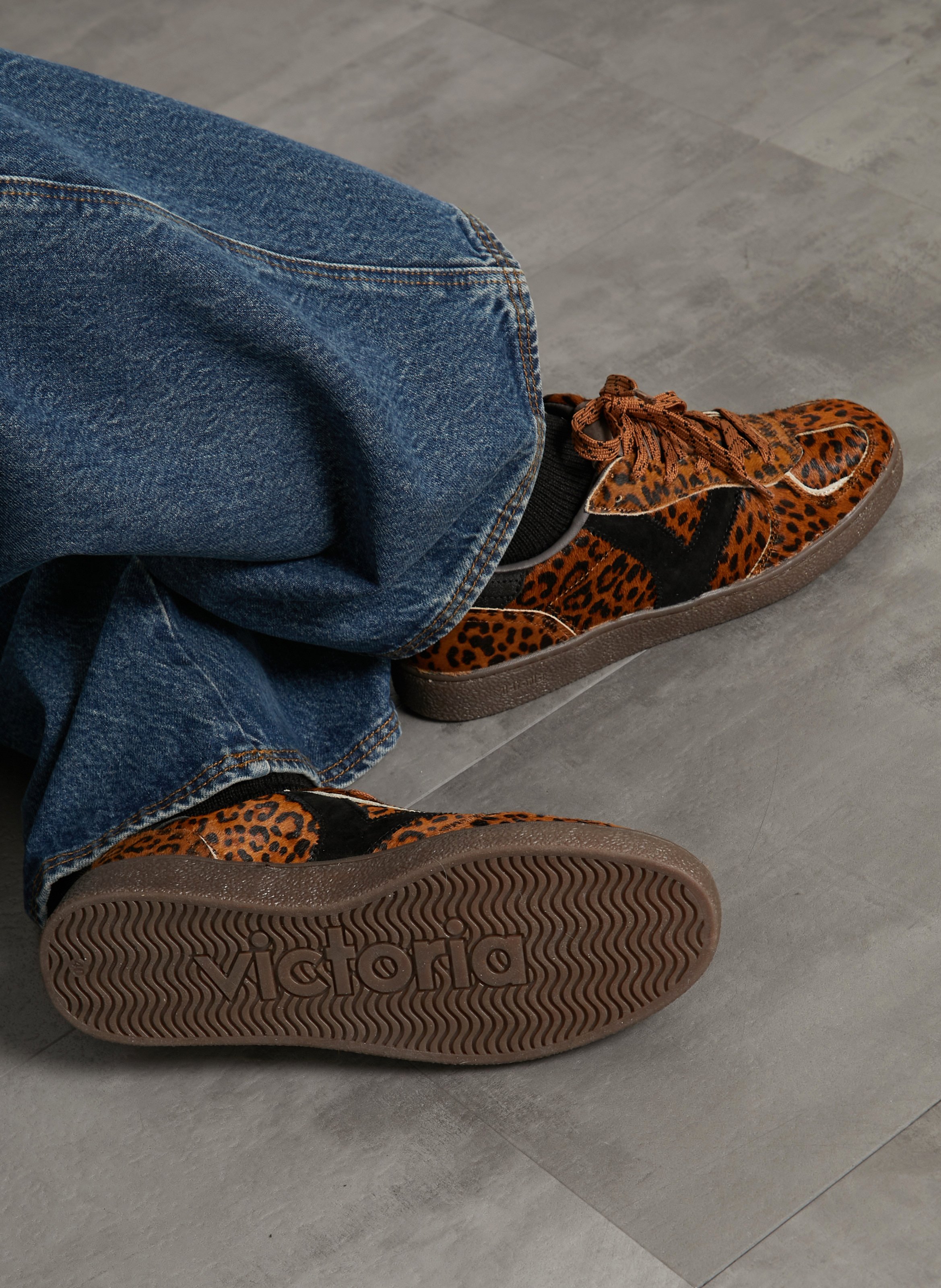 Low-top sneakers with print VICTORIA Brown