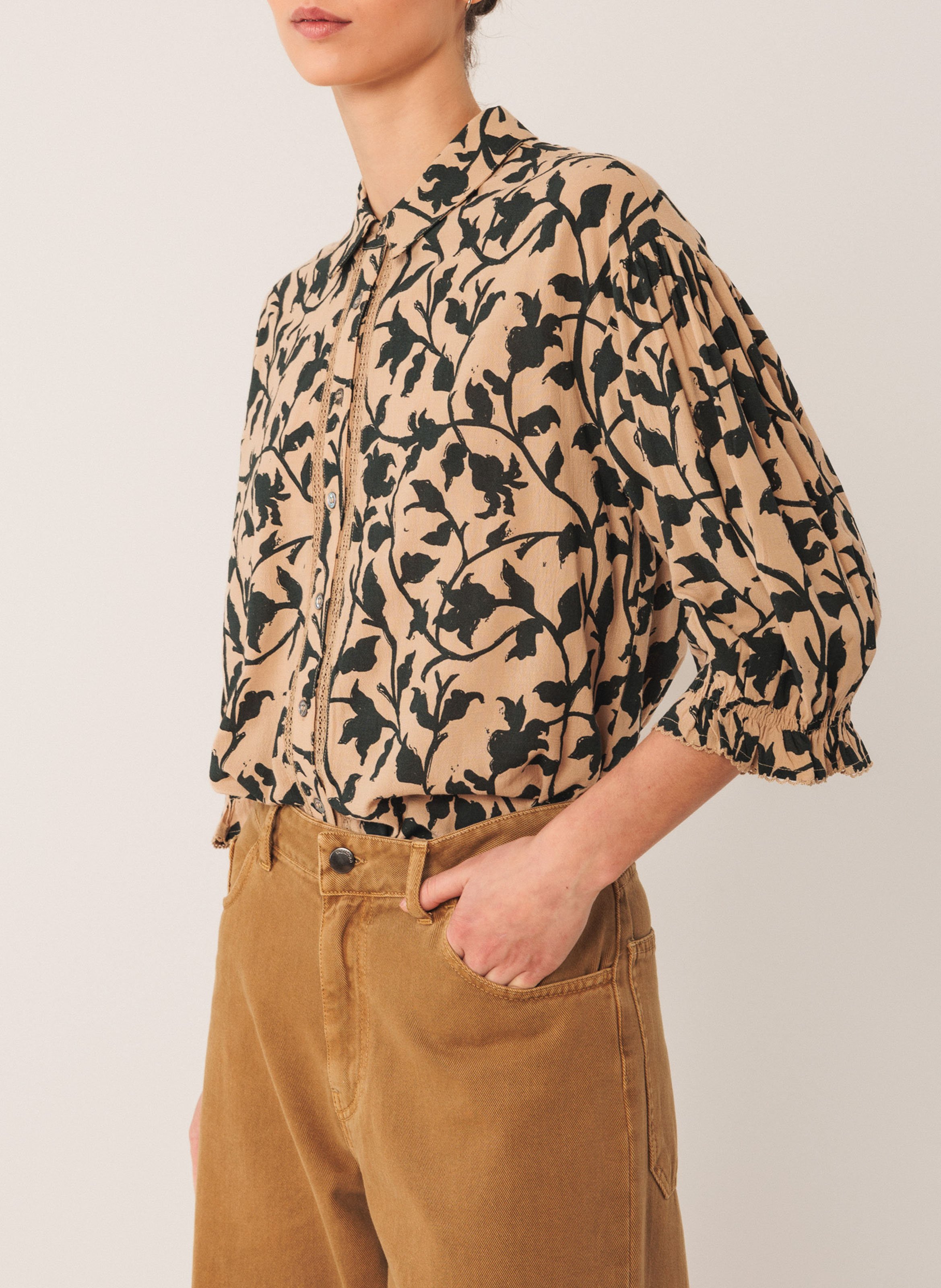 Chemise ample à motifs floraux INDI & COLD Beige