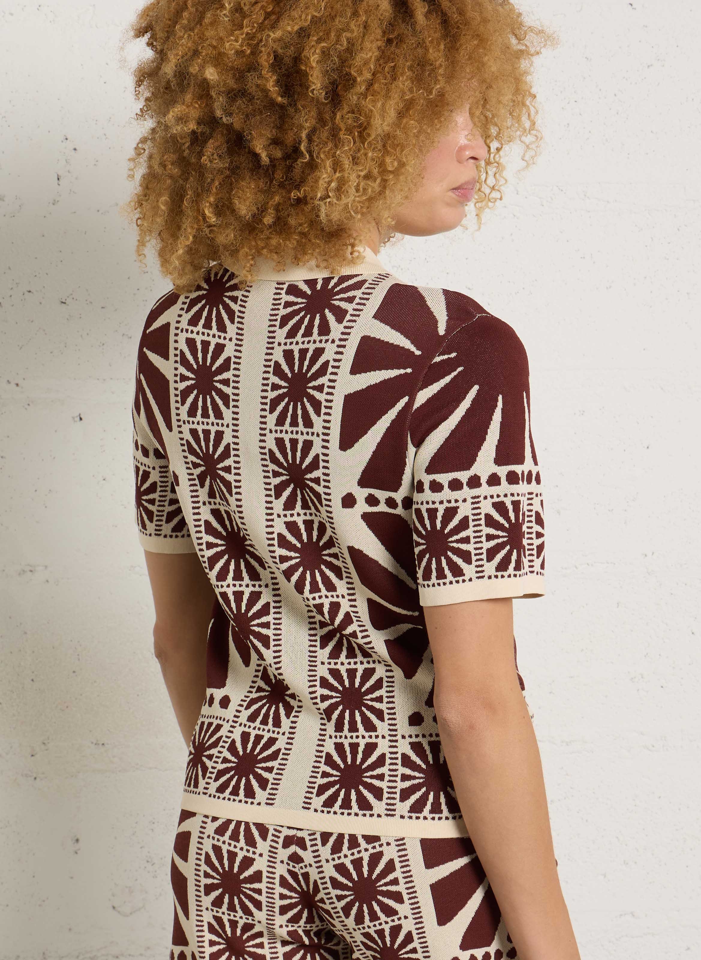 Gerade geschnittene Weste mit kurzen Ärmeln und Druck SUNCOO Braun