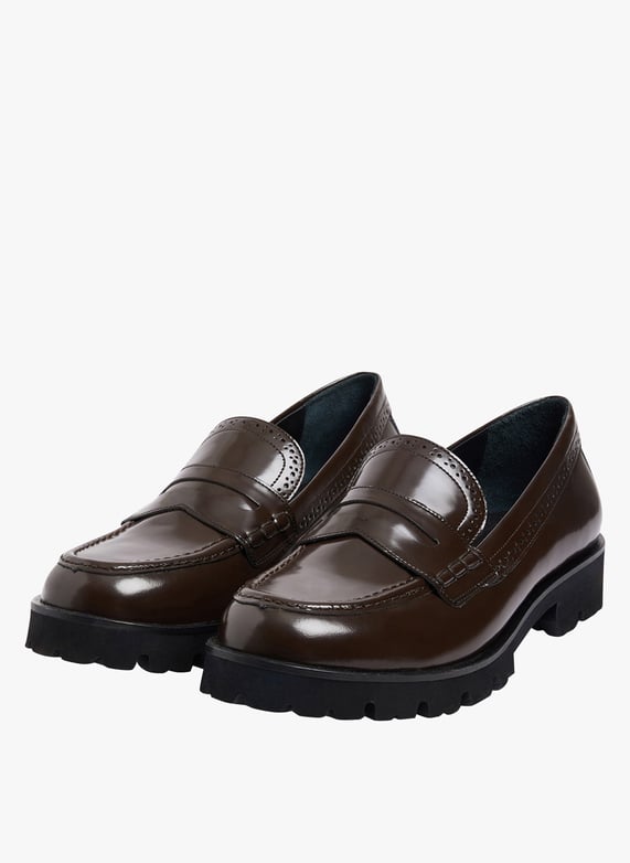 Red Moccasins with serrated sole in glazed leather