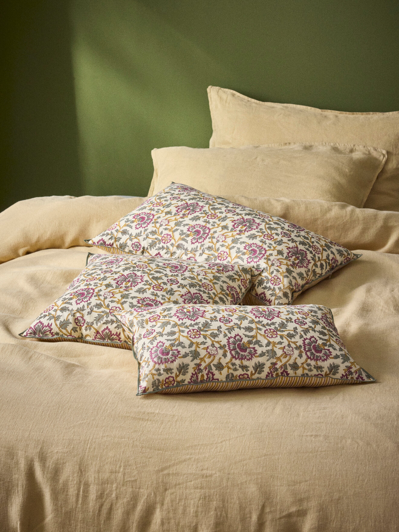Indian floral cushion cover CYRILLUS