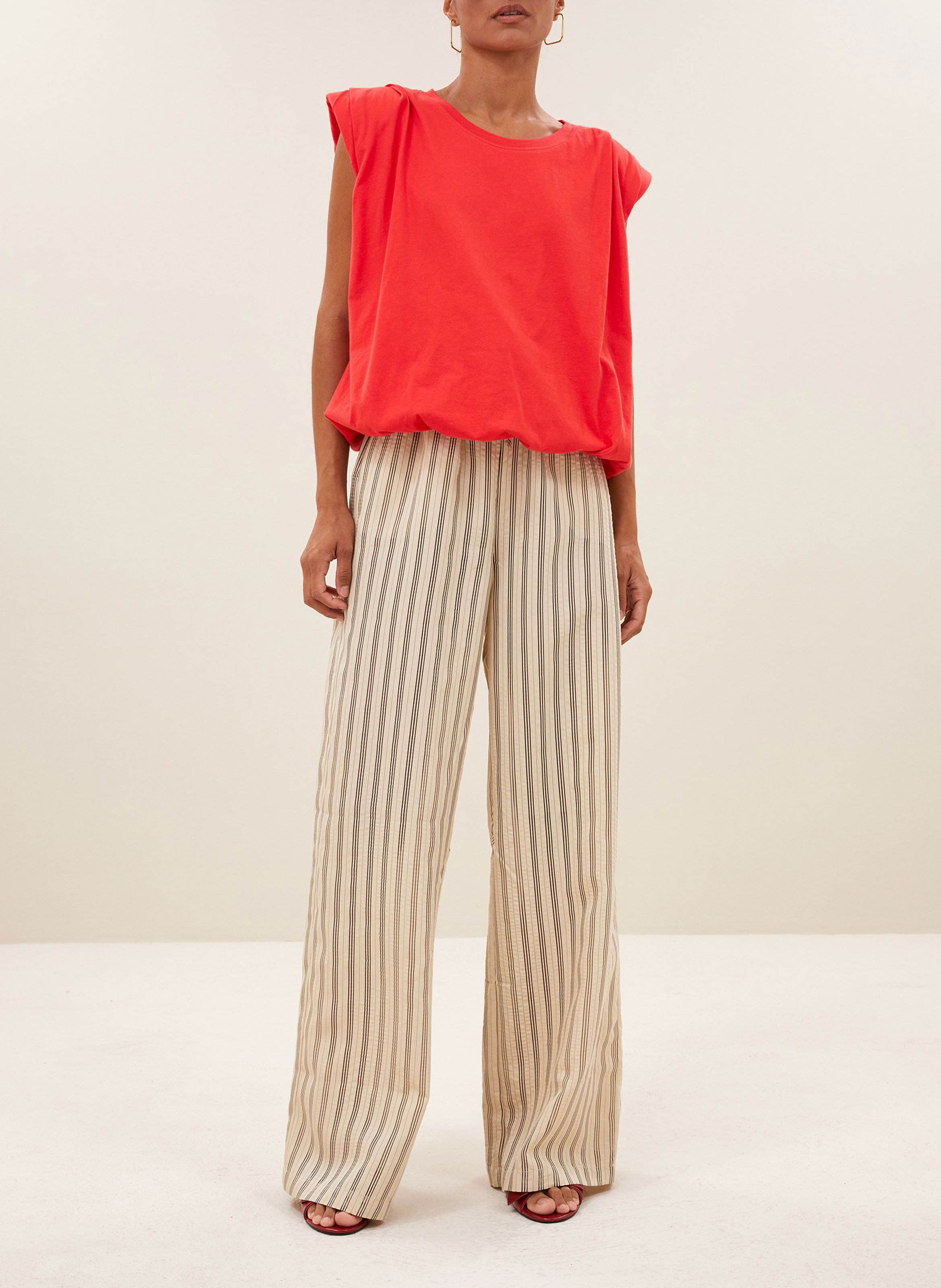 Top van biokatoen met ronde hals BY BAR Rood