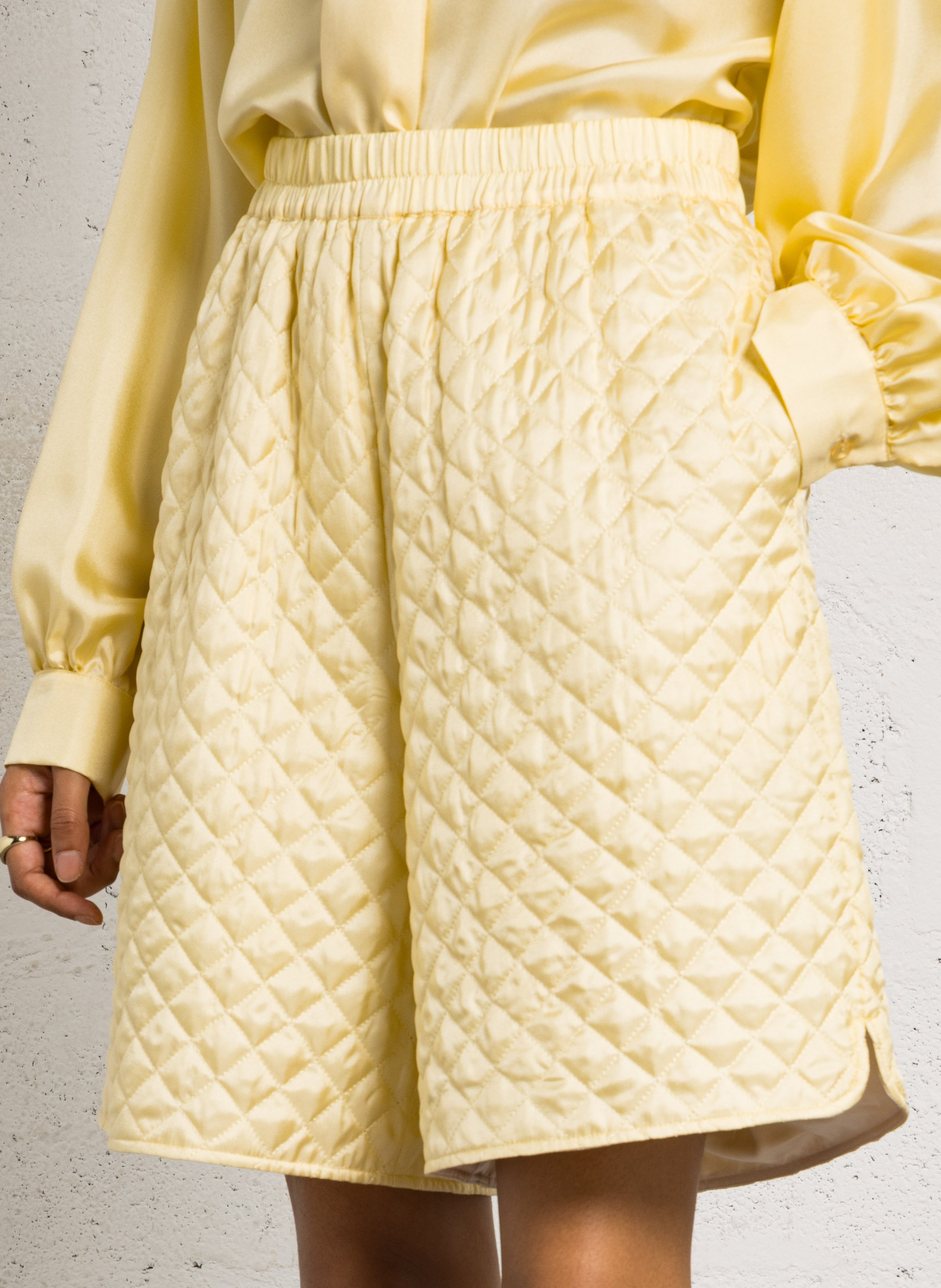 High-waisted quilted silk shorts STELLA NOVA Yellow