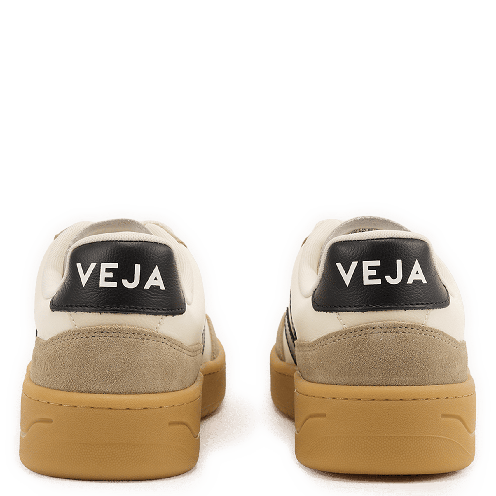 Baskets basses en cuir VEJA Noir