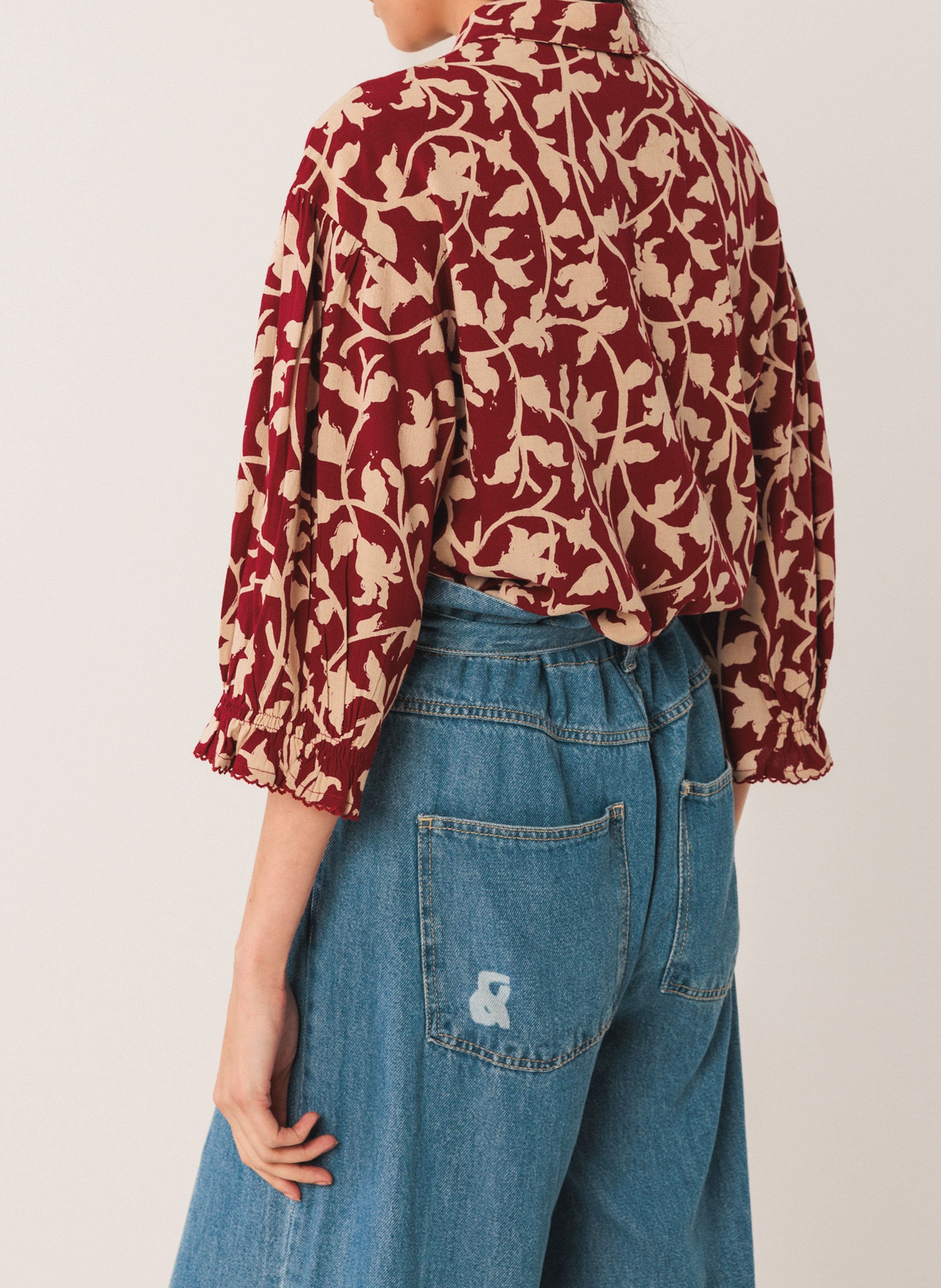 Loose shirt with floral patterns INDI & COLD Purple