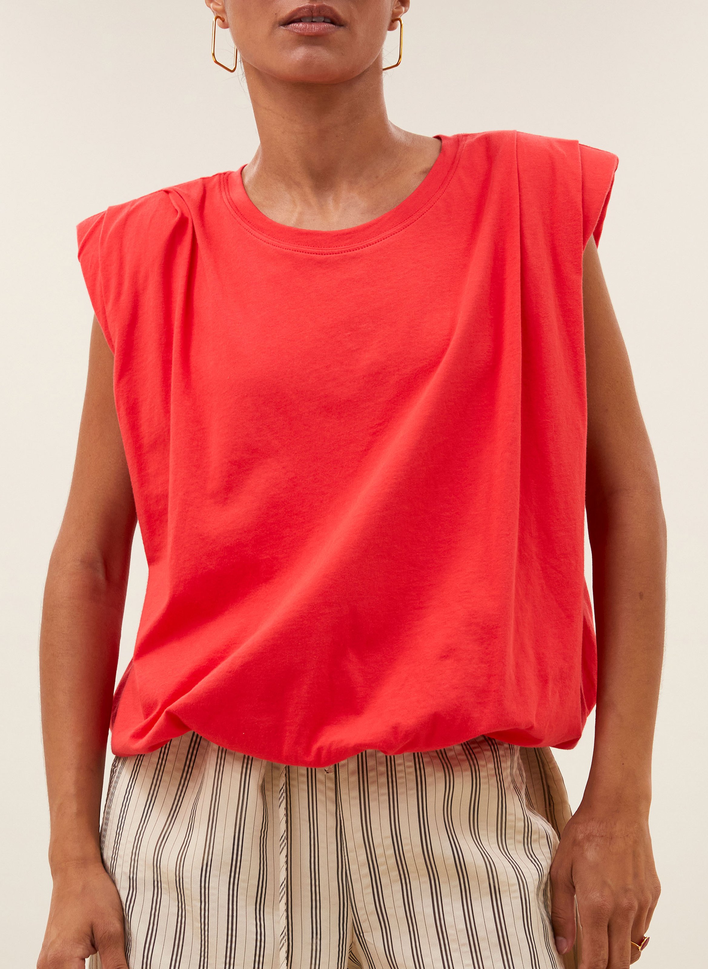 Top van biokatoen met ronde hals BY BAR Rood