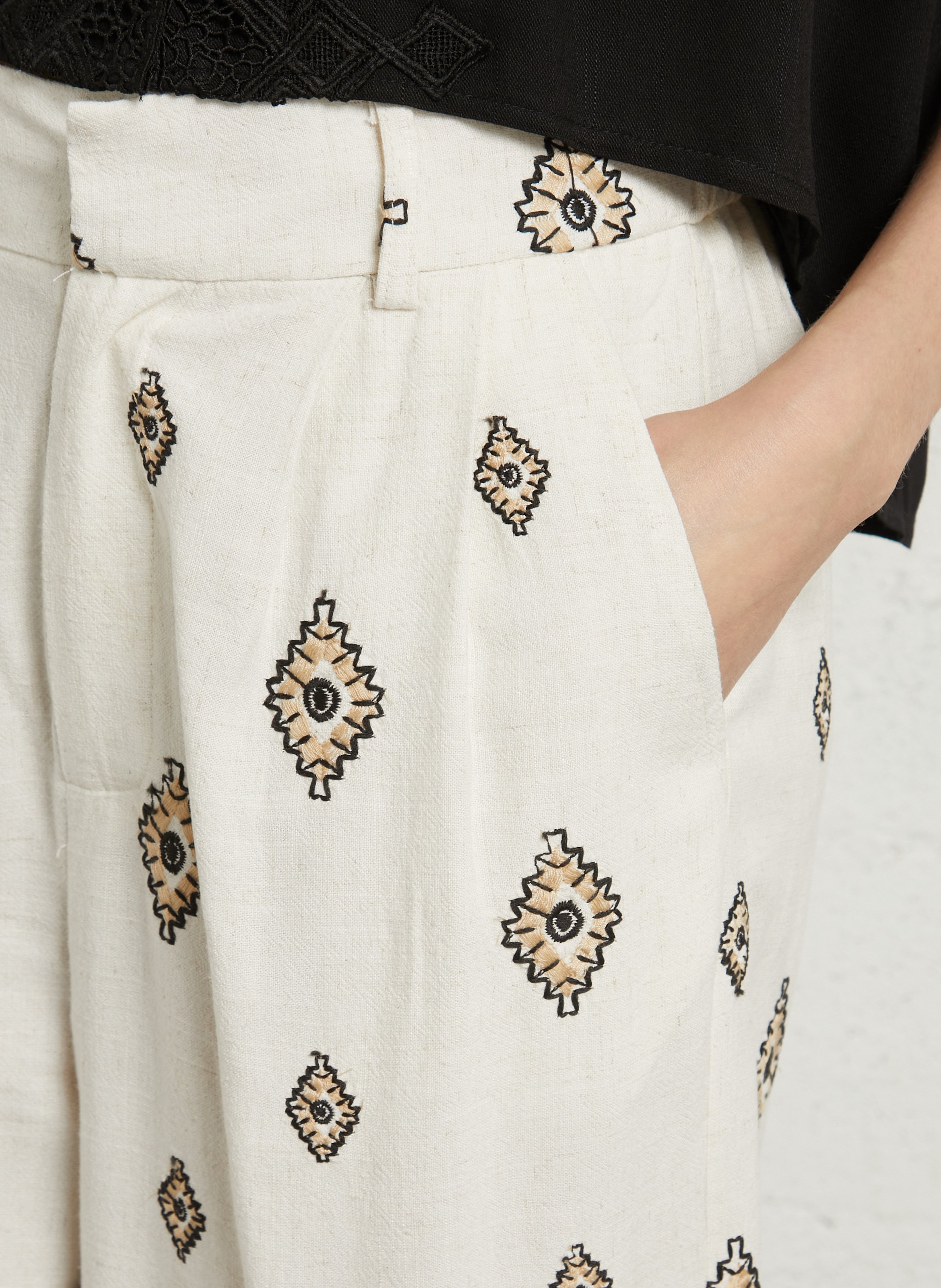 Short droit à motifs brodés SEE U SOON Beige